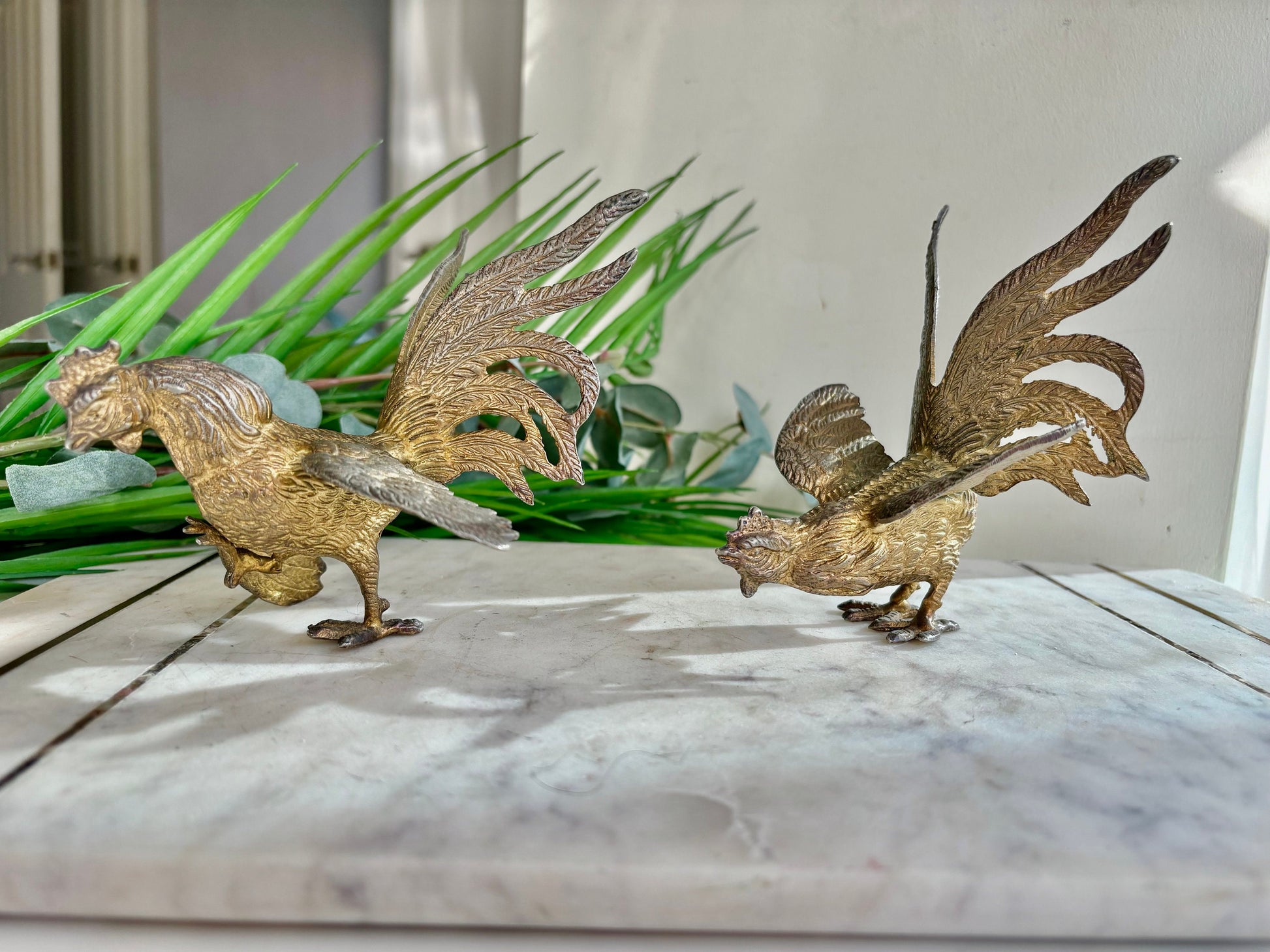 Vintage Brass Fighting Cockerels, Vintage Metal Cocks, Brass Rooster Engraved Statues, Table Centerpiece, Bird Figurine, Pair Roosters