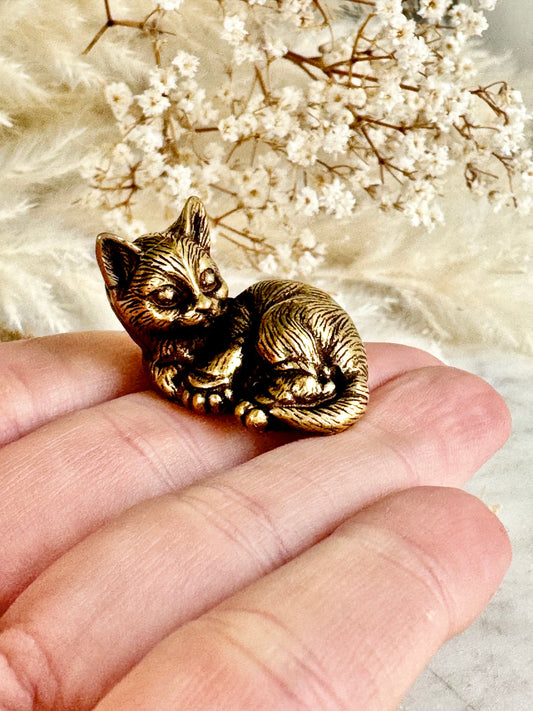 Solid brass Resting cat figurine, kitty miniature , Collectible cat statuette, Gift for cat lover, Adorable kitten ornament