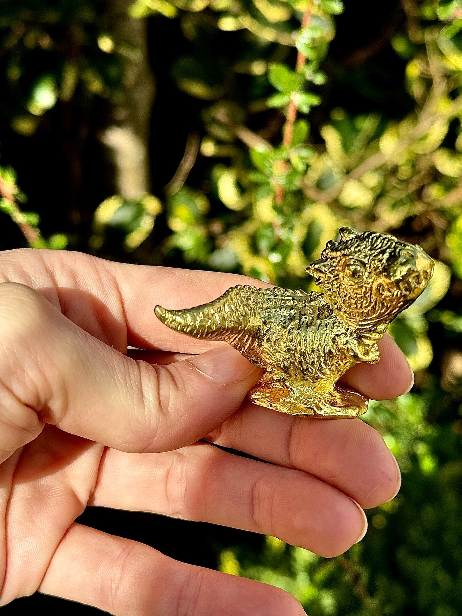 Solid brass Tyrannosaurus rex, brass dinosaur, solid Tabletop decor, dinosaur Miniature, Creative desktop ornament, cool gift for him