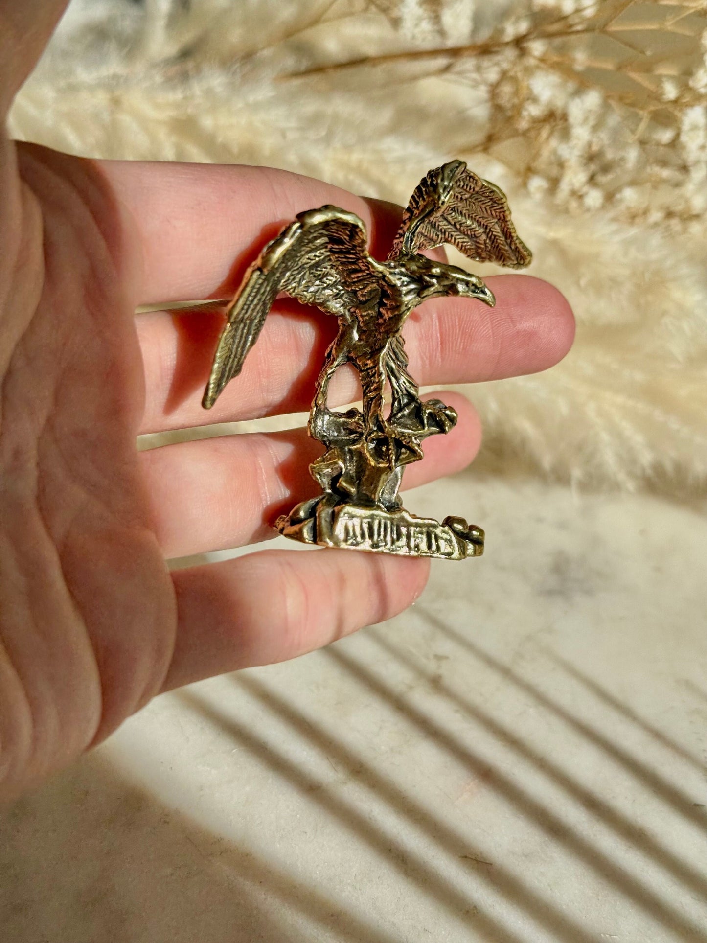 Hunting Eagle statuette, fine lifelike solid brass figurine, golden desktop decor, creative boss, brass eagle figurine, traditional style bi
