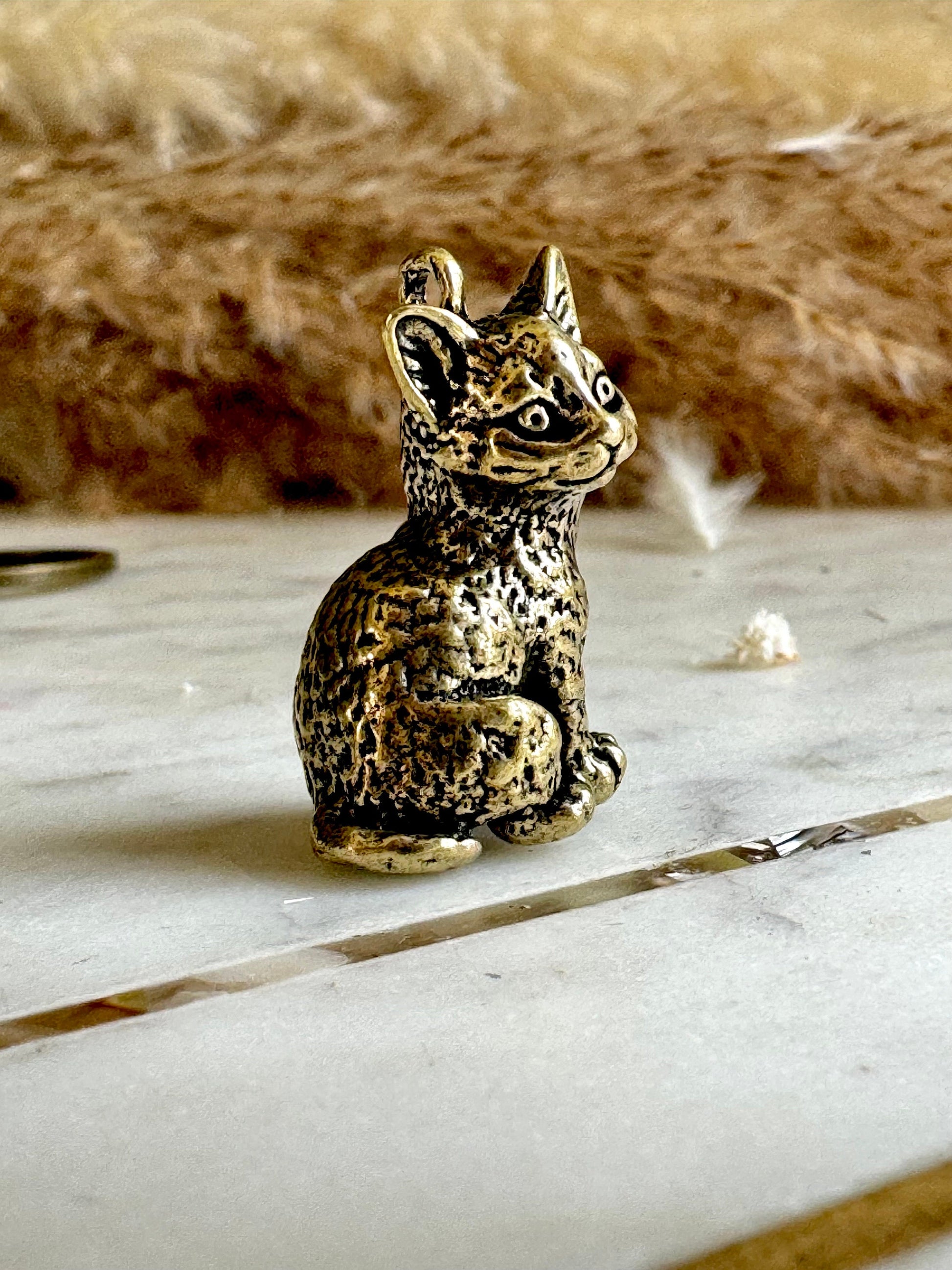 Adorable Solid brass cat pendant, cute kitten keychain pendant, brass Casting Cat Figurine, Metal cat jewellery, little kitten charm