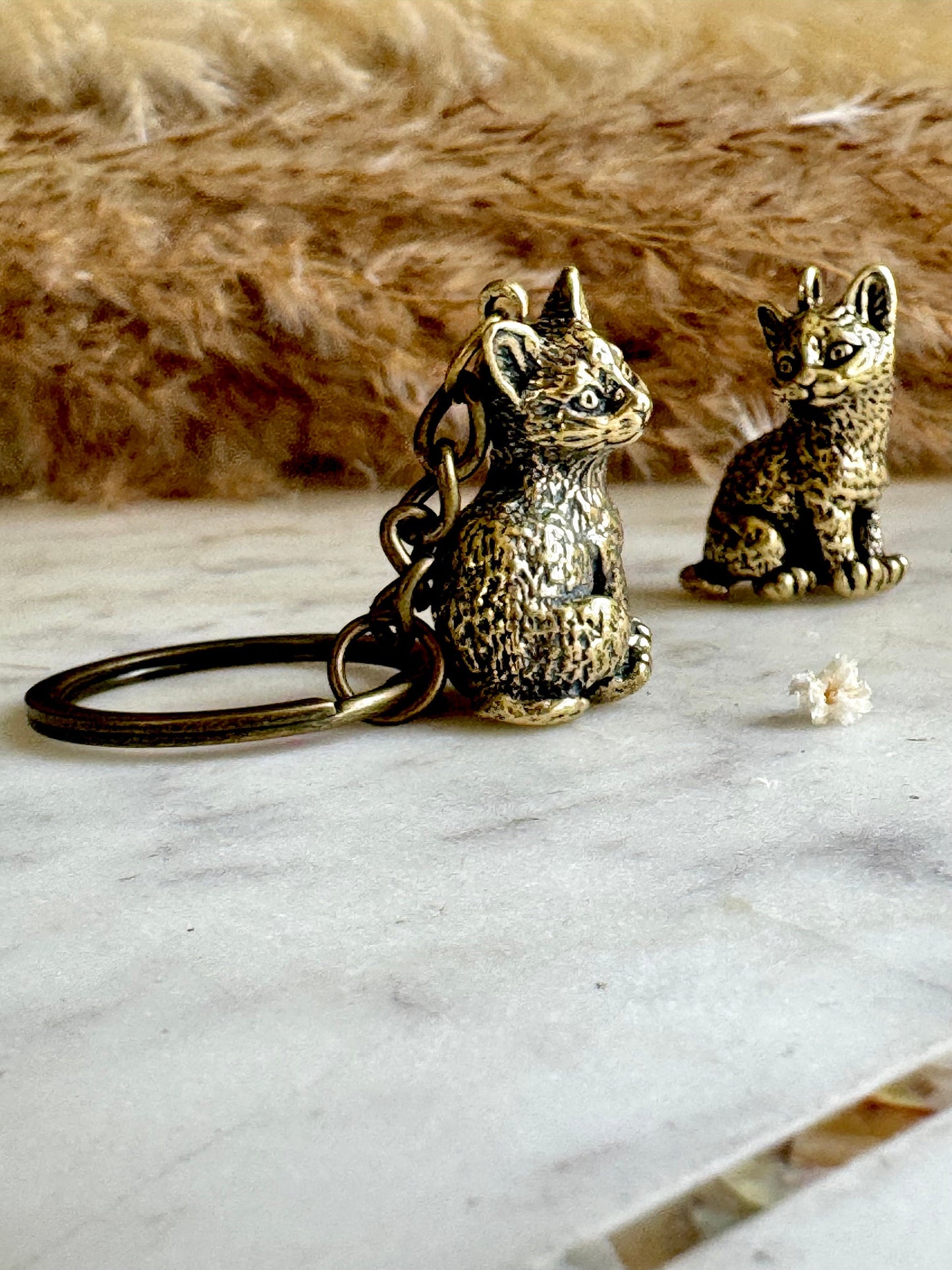 Adorable Solid brass cat pendant, cute kitten keychain pendant, brass Casting Cat Figurine, Metal cat jewellery, little kitten charm