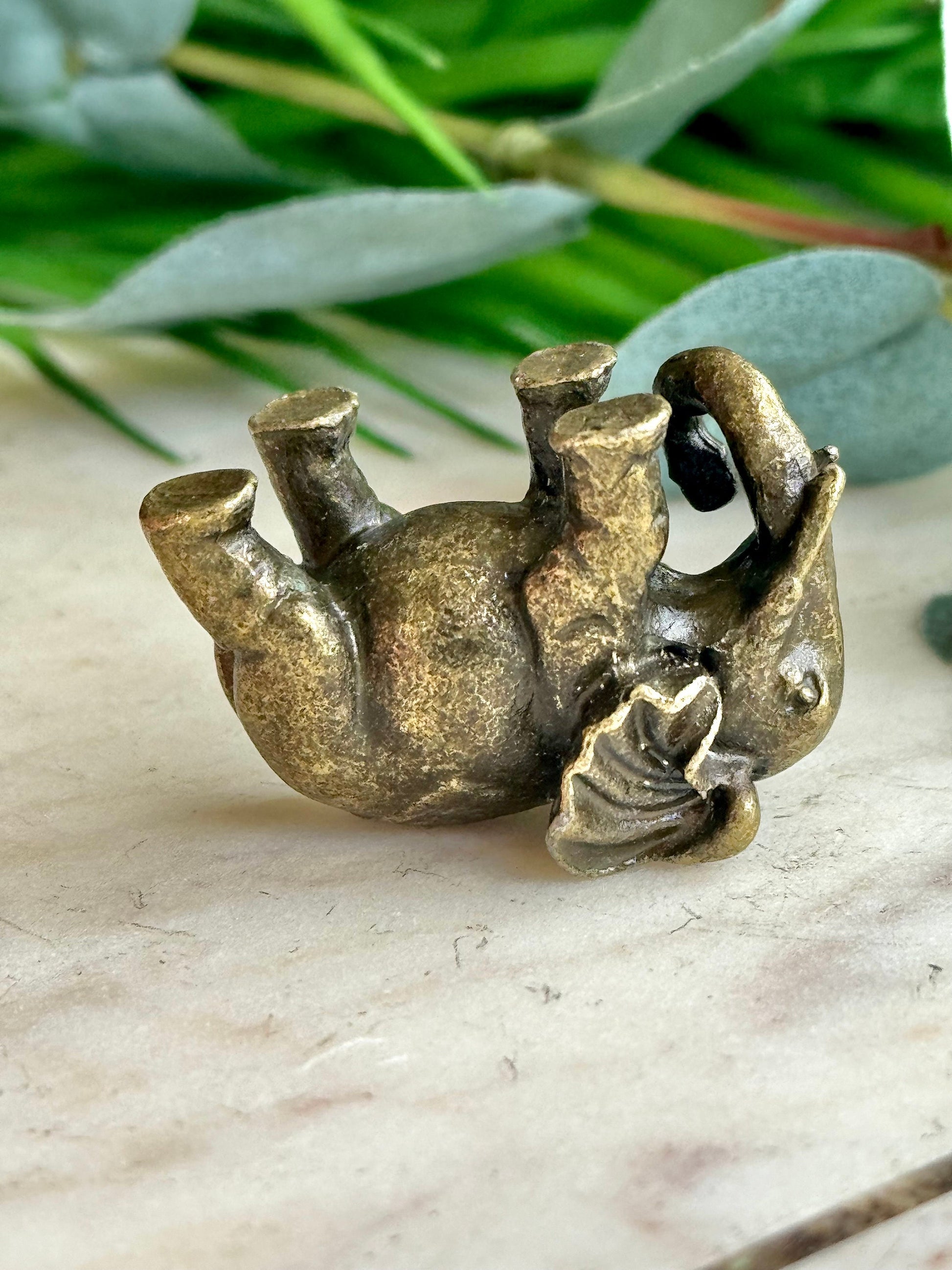 Solid brass Indian elephant figurine, beautiful boho decor, collectible elephant, Animal miniature