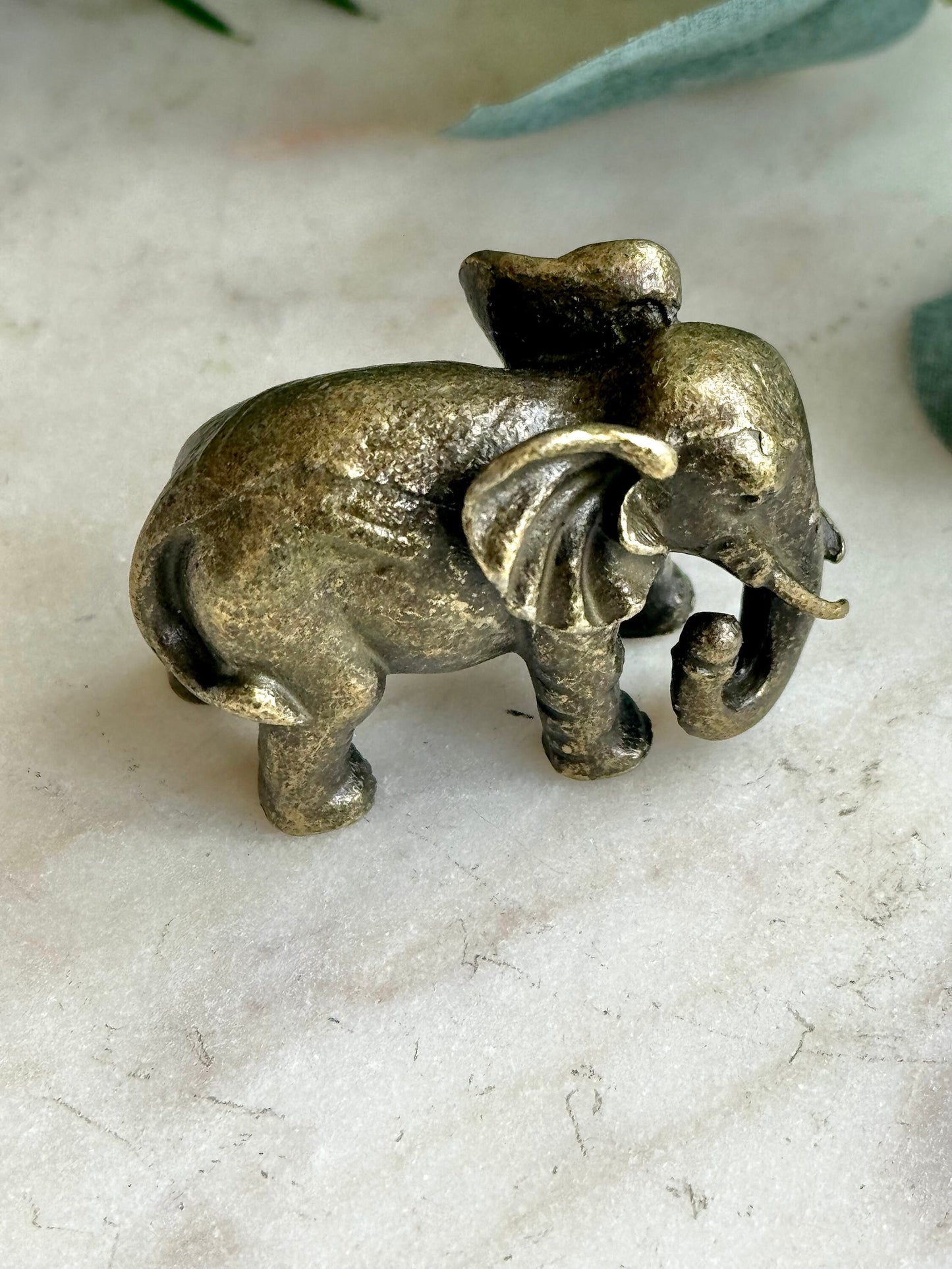 Solid brass Indian elephant figurine, beautiful boho decor, collectible elephant, Animal miniature