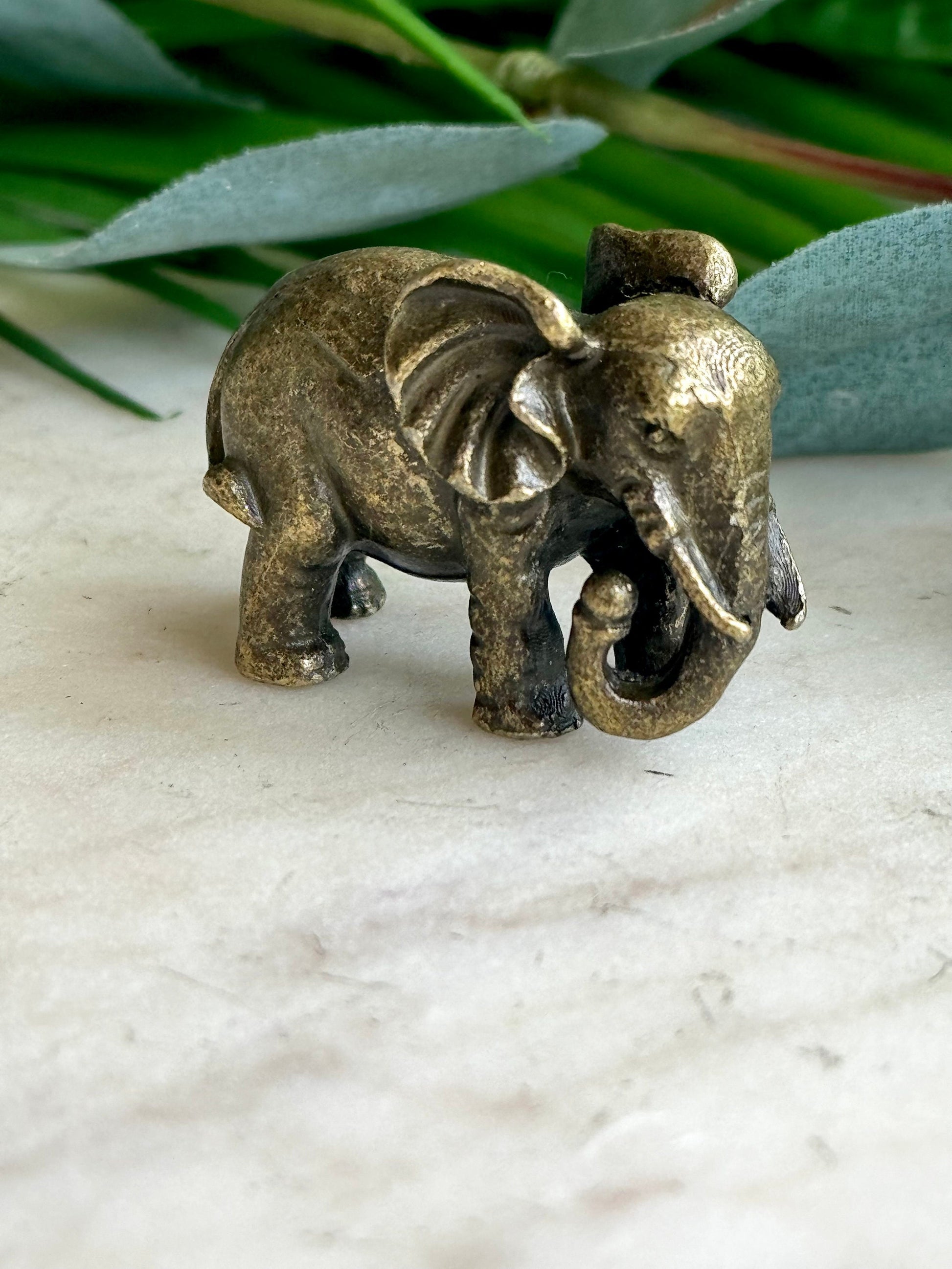 Solid brass Indian elephant figurine, beautiful boho decor, collectible elephant, Animal miniature