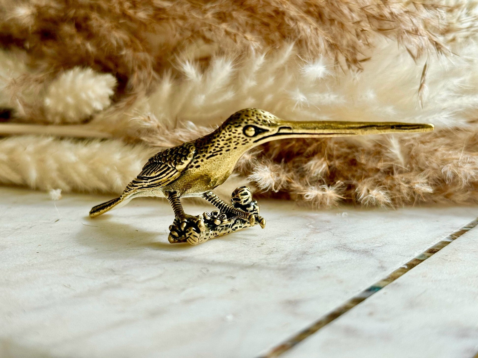 Charming Hummingbird Sculpture - Brass Spring Blossom Ornamen