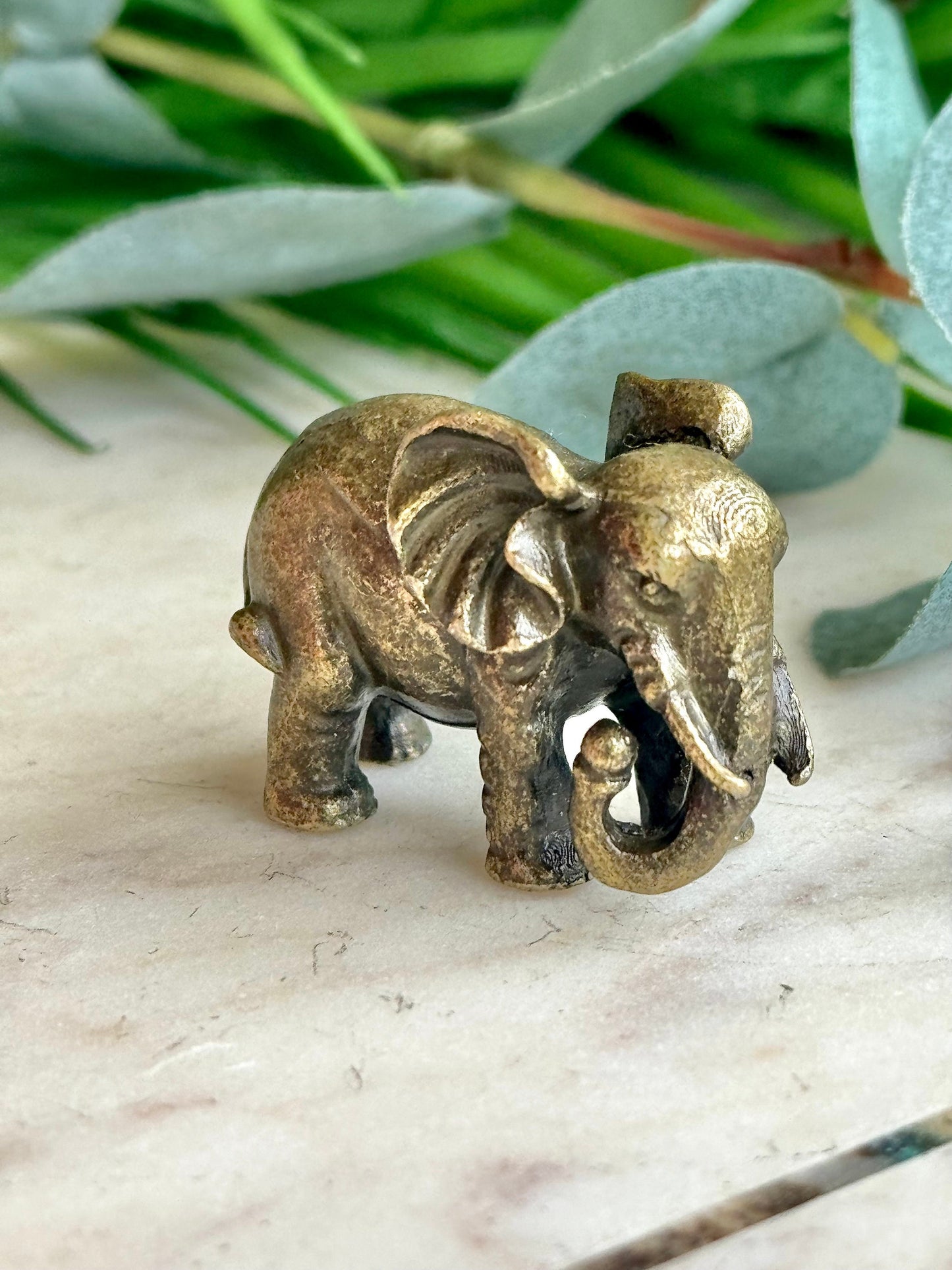 Solid brass Indian elephant figurine, beautiful boho decor, collectible elephant, Animal miniature