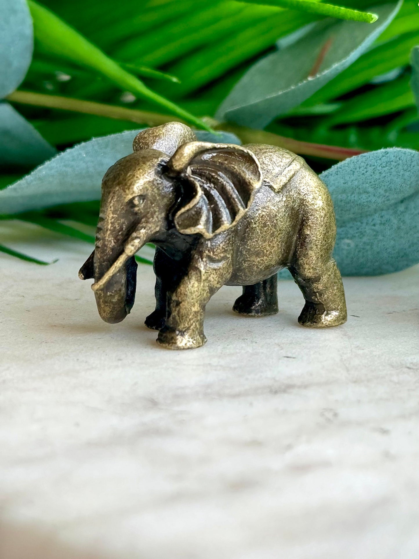 Solid brass Indian elephant figurine, beautiful boho decor, collectible elephant, Animal miniature