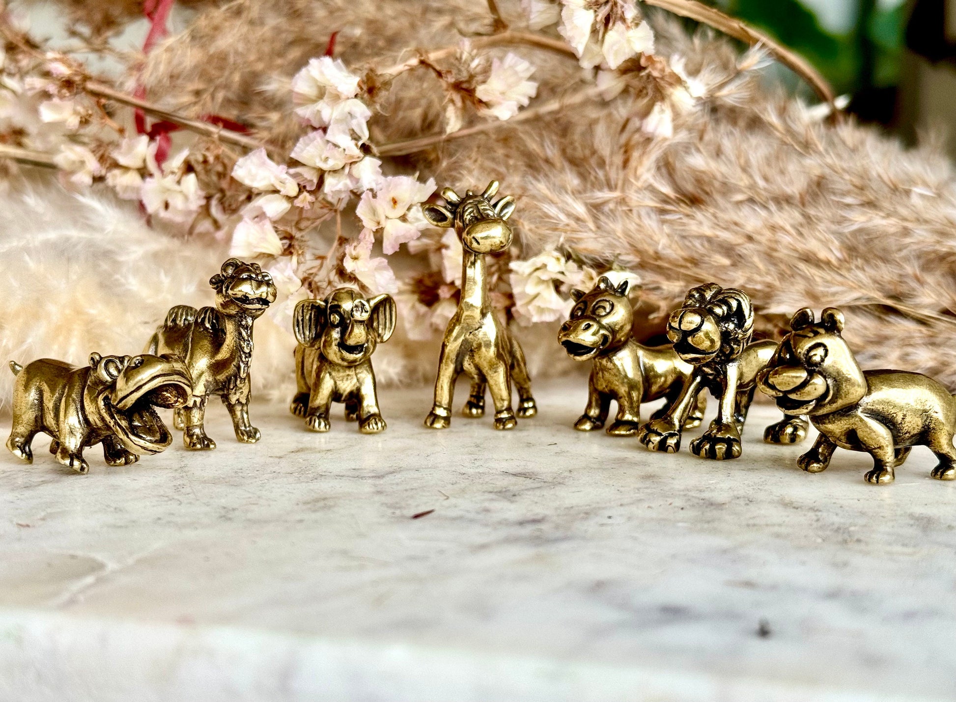Traditional style Smiley giraffe, Fine lifelike solid brass copper giraffe statuette, Safari decor, Miniature zoo collection, Animal lover g