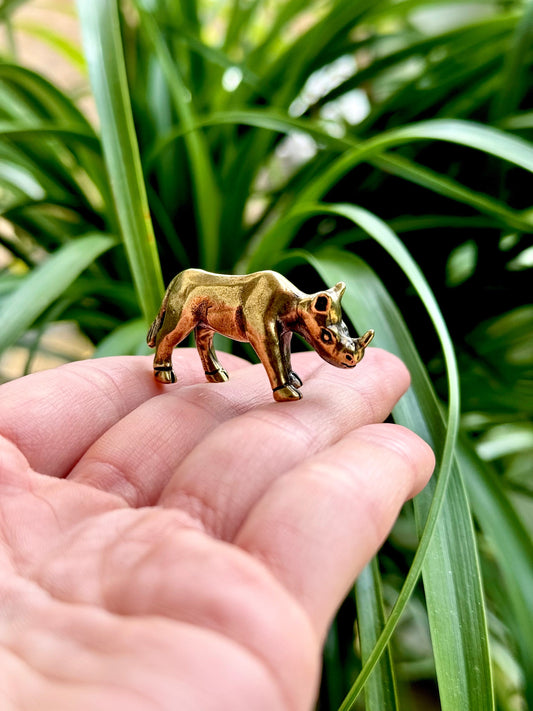 Solid Brass Cute Rhino Statue Sculpture Tea Play Ornaments Solid Retro Distressed Copper, White rhinoceros figurine