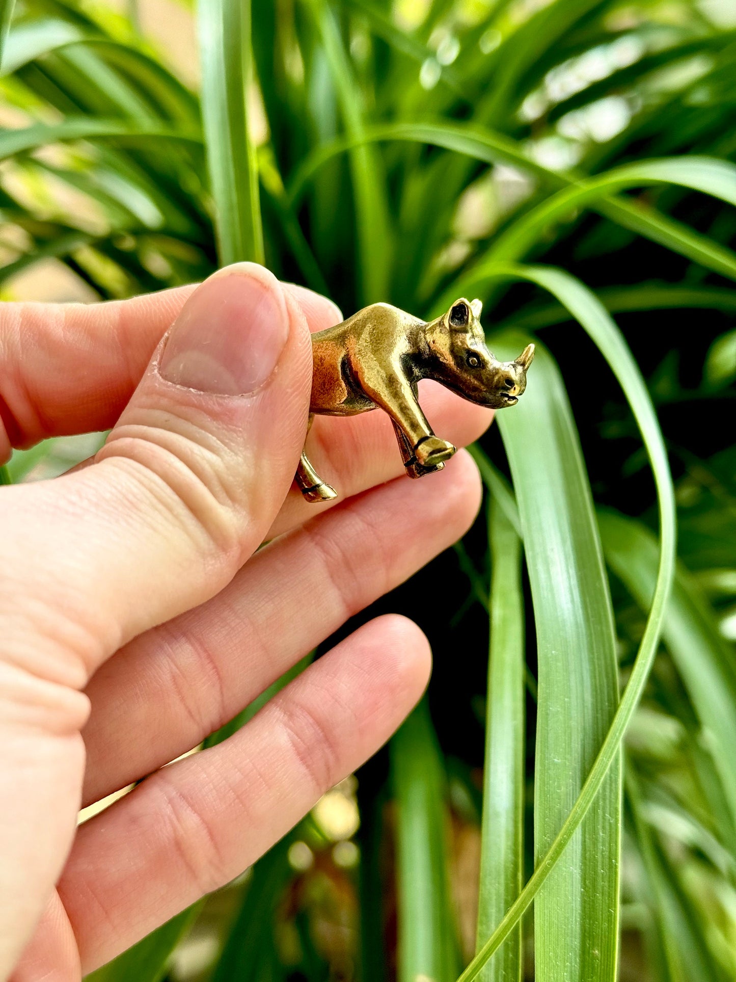 Solid Brass Cute Rhino Statue Sculpture Tea Play Ornaments Solid Retro Distressed Copper, White rhinoceros figurine