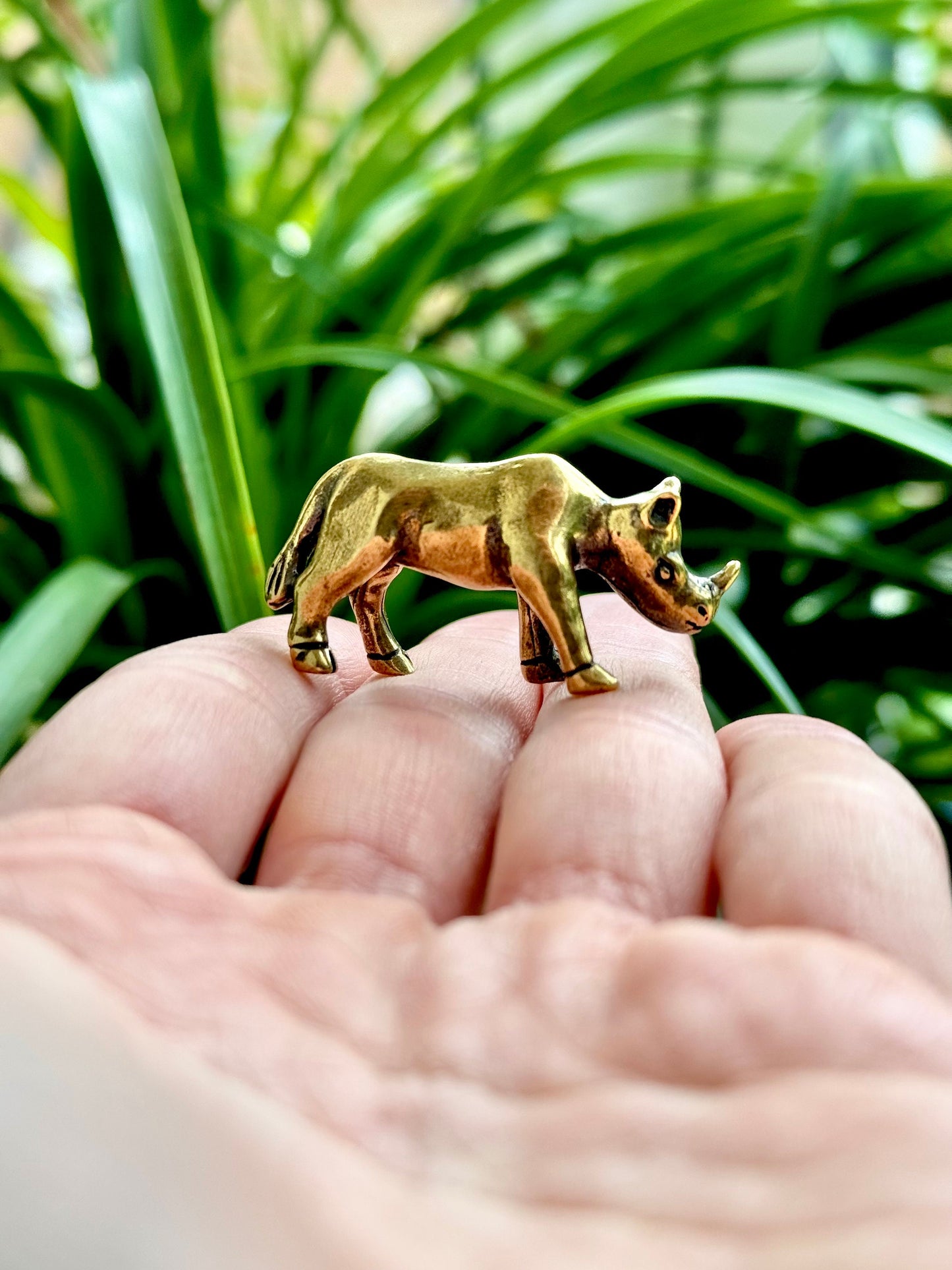 Solid Brass Cute Rhino Statue Sculpture Tea Play Ornaments Solid Retro Distressed Copper, White rhinoceros figurine