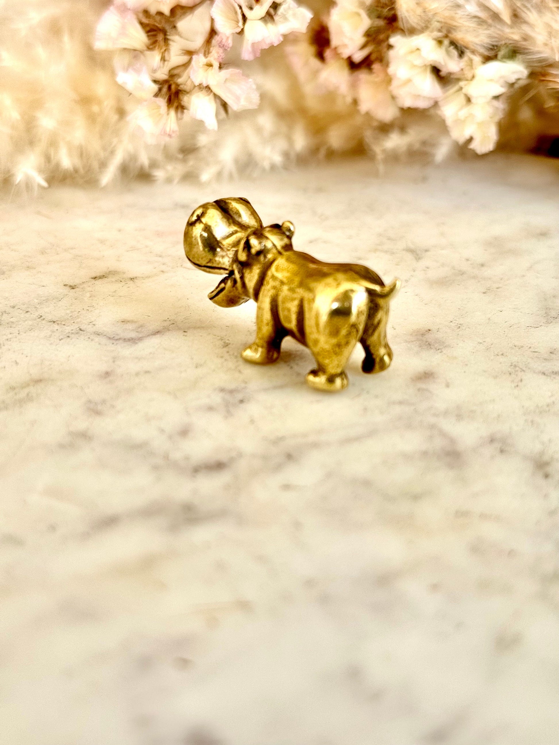 Solid brass Smilling hippo figurine, charming hippopotamus sculpture, safari wildlife, zoo-themed nursery decoration, whimsical adornment