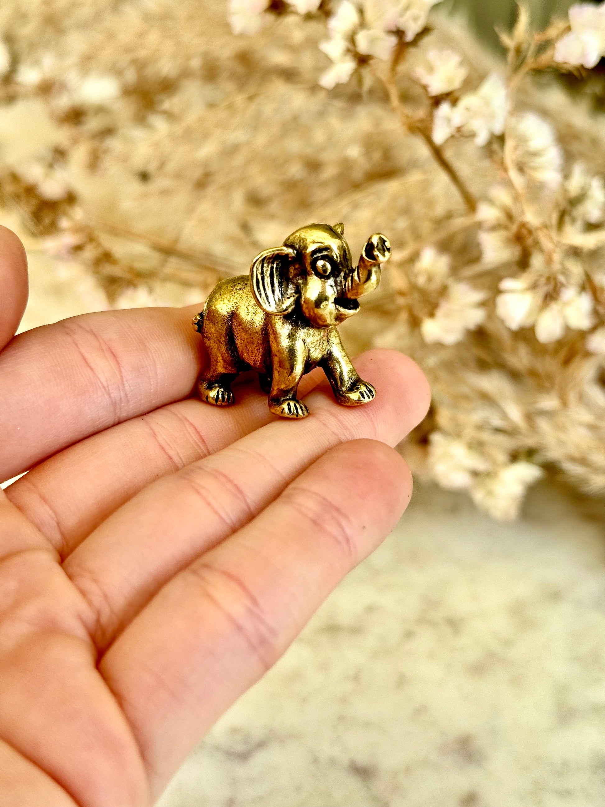 Solid brass Happy elephant figurine, beautiful jungle decor, collectible elephant, cool style Animal miniature