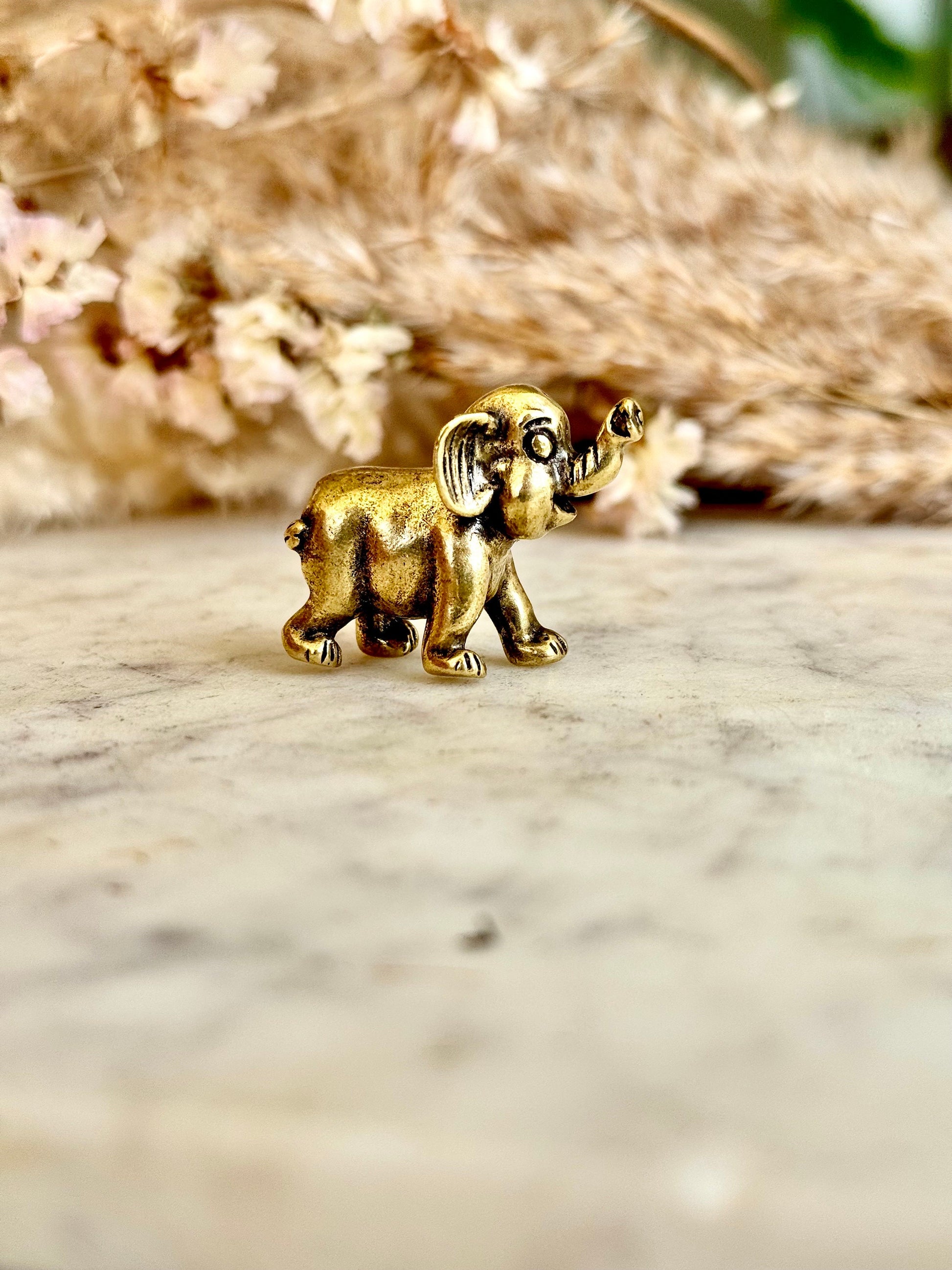 Solid brass Happy elephant figurine, beautiful jungle decor, collectible elephant, cool style Animal miniature