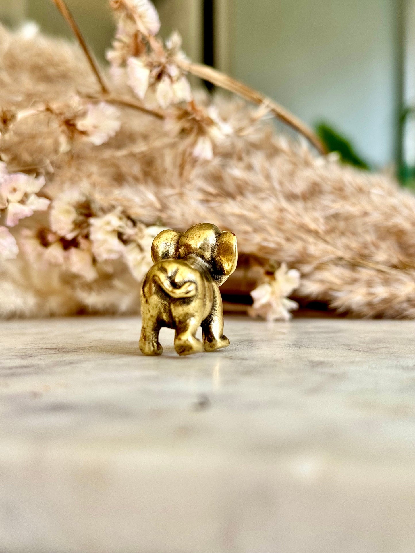 Solid brass Happy elephant figurine, beautiful jungle decor, collectible elephant, cool style Animal miniature