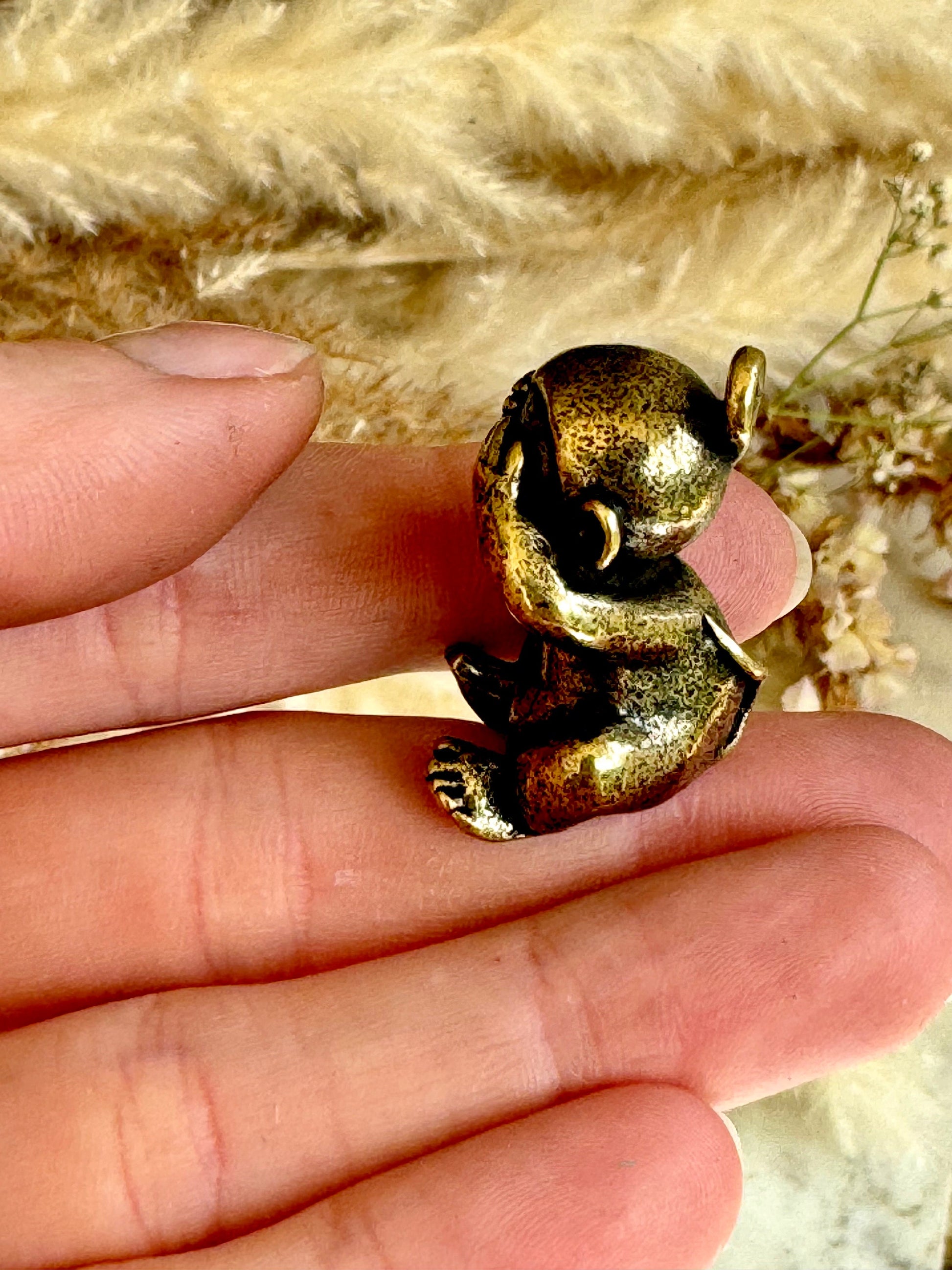 Solid Brass No See Monkey Keyring, Miniature Three Wise Monkey, Mizaru Charm, traditional Style See Hear Speak No Evil Monkeys Keychain