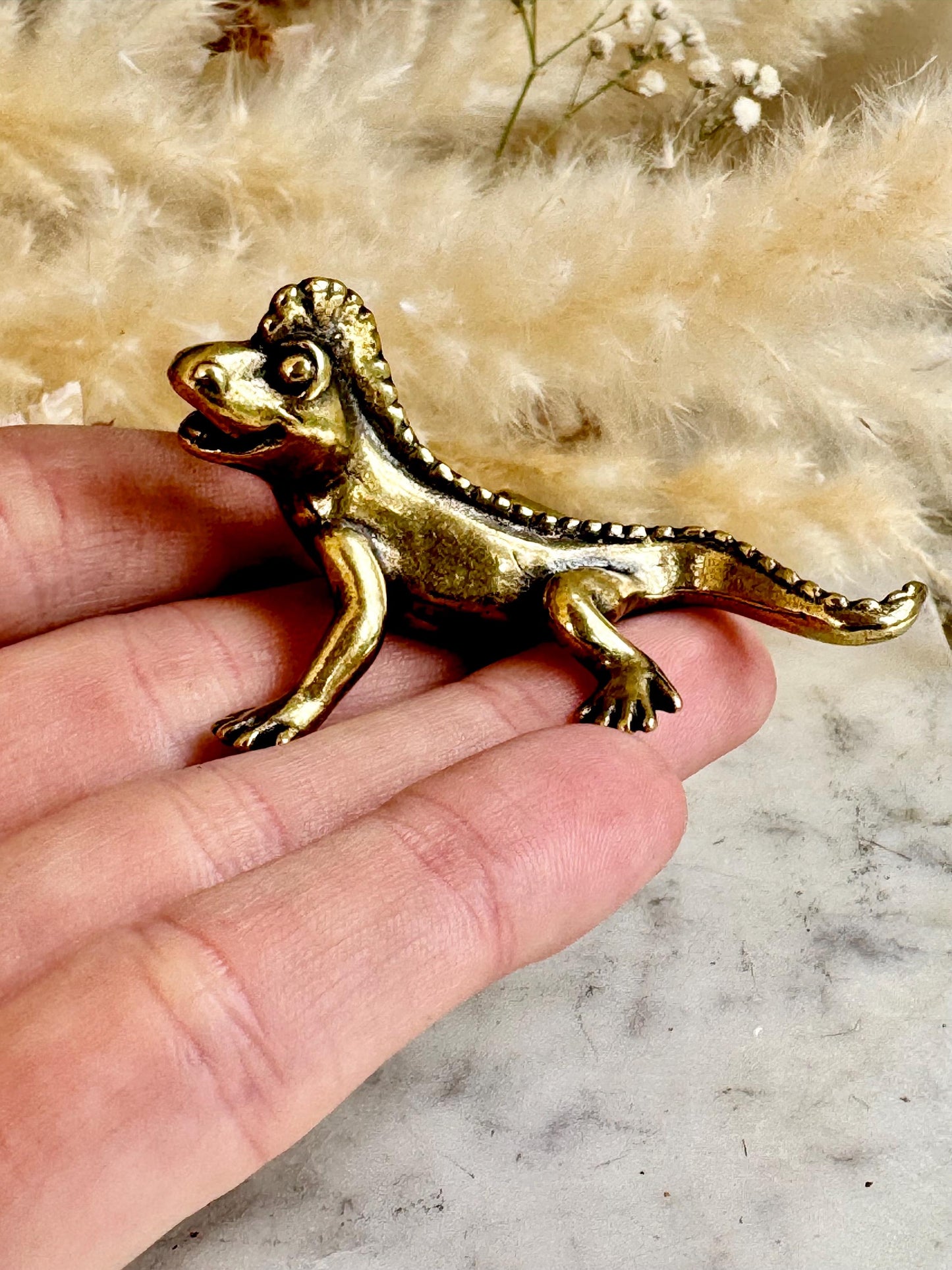 Solid Brass Happy lizard ornament, metal dragon sculpture, monster figurine, Iguana ornament, lizard teapet, metal reptile