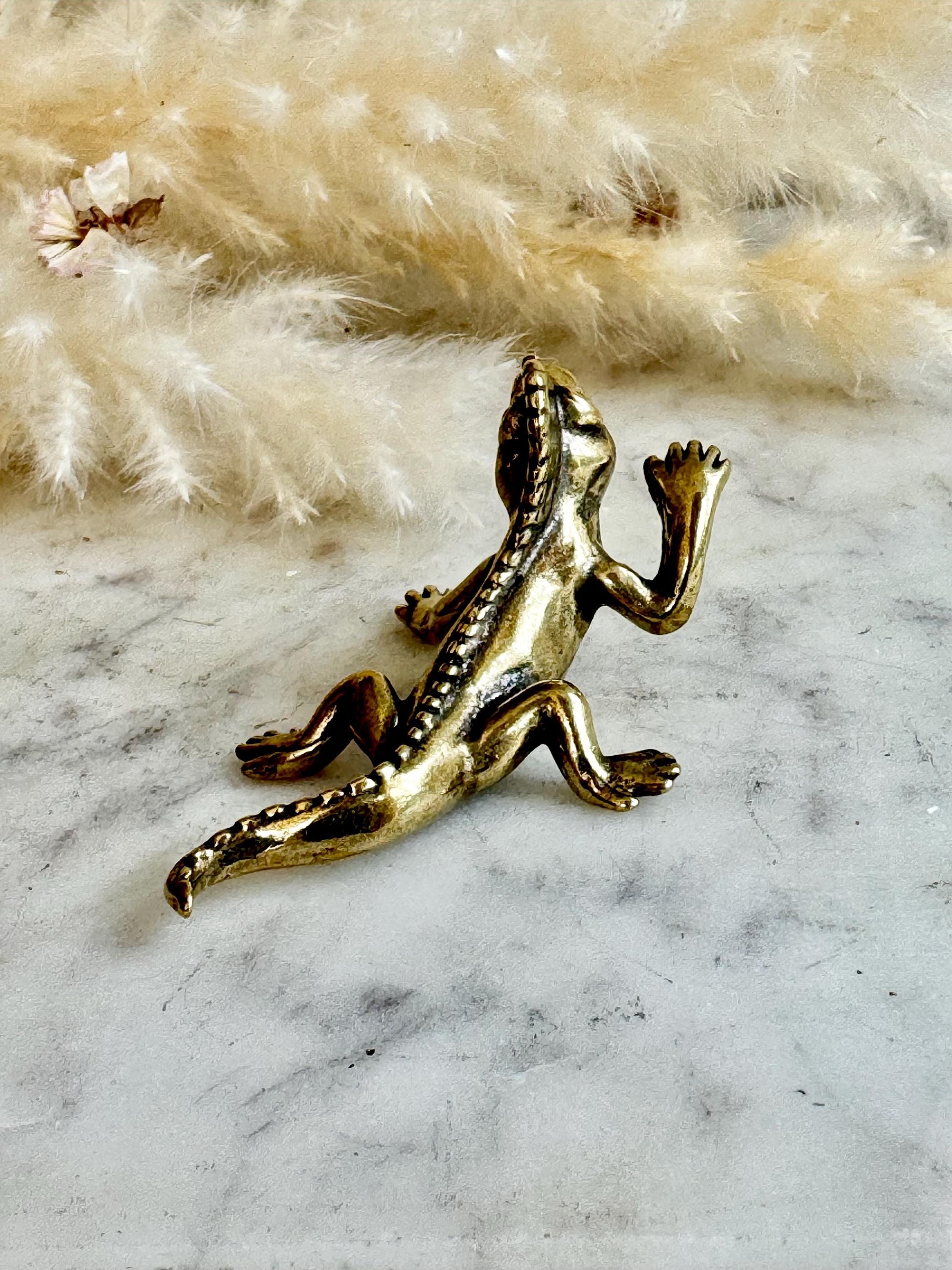 Solid Brass Happy lizard ornament, metal dragon sculpture, monster figurine, Iguana ornament, lizard teapet, metal reptile