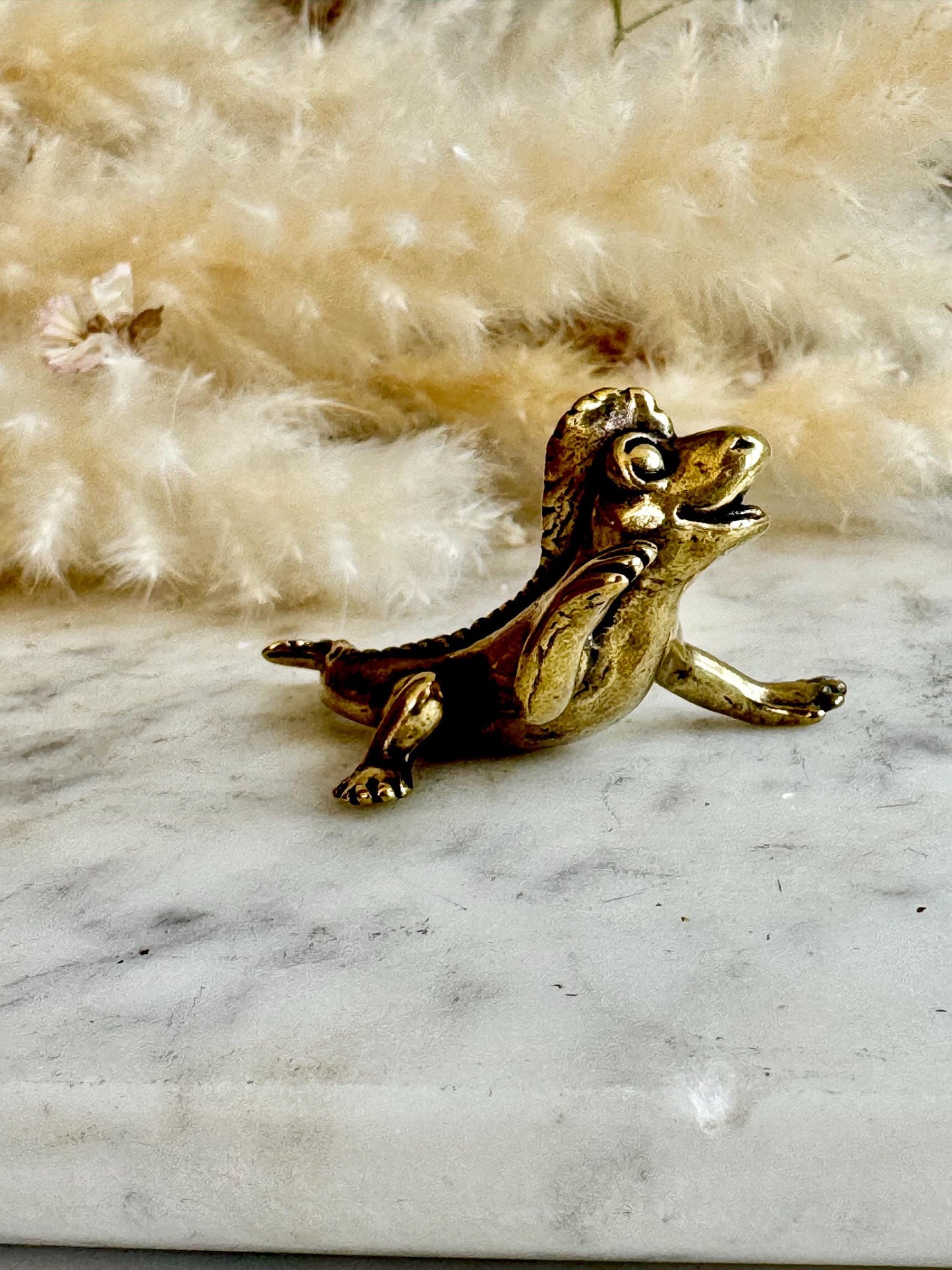 Solid Brass Happy lizard ornament, metal dragon sculpture, monster figurine, Iguana ornament, lizard teapet, metal reptile