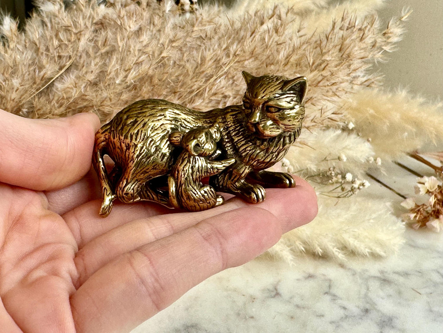 Solid Brass Cat with a mouse, resting cat metal figurine, solid brass cat friendship statue, traditional style kitten miniature, cat lover g