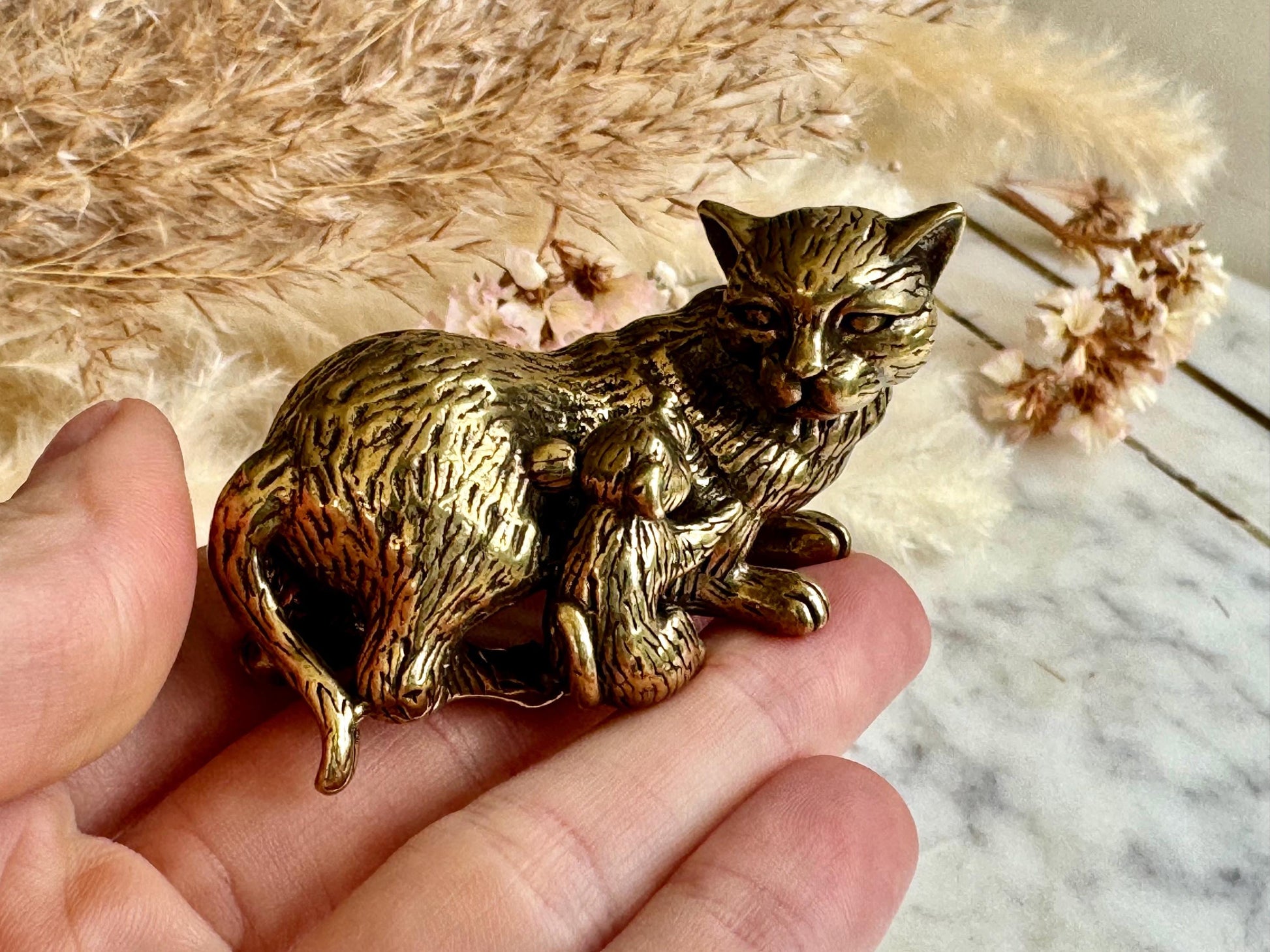 Solid Brass Cat with a mouse, resting cat metal figurine, solid brass cat friendship statue, traditional style kitten miniature, cat lover g