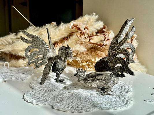Vintage Silver Plated Fighting Cockerels Figurines, Vintage Metal Cocks, Brass Rooster Engraved Statues, Table Centerpiece, Pair Roosters