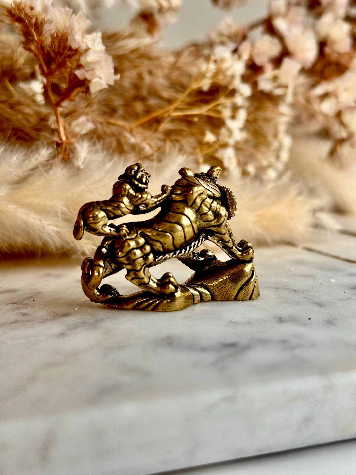 Solid brass Roaring tigers figurine, Japanese style Tiger, Baby and Parent tigers Figurine, Tiger family Metal miniature