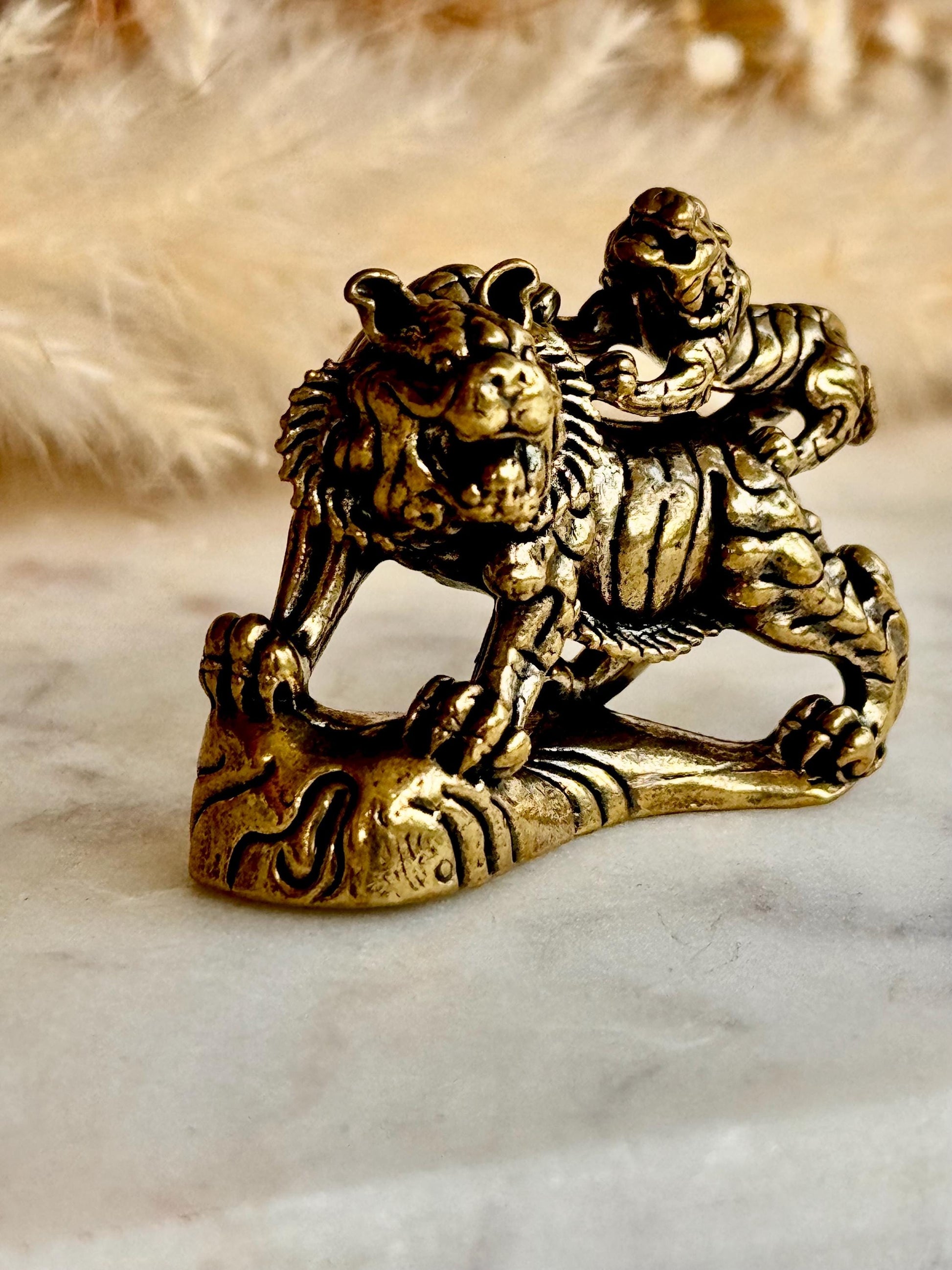 Solid brass Roaring tigers figurine, Japanese style Tiger, Baby and Parent tigers Figurine, Tiger family Metal miniature