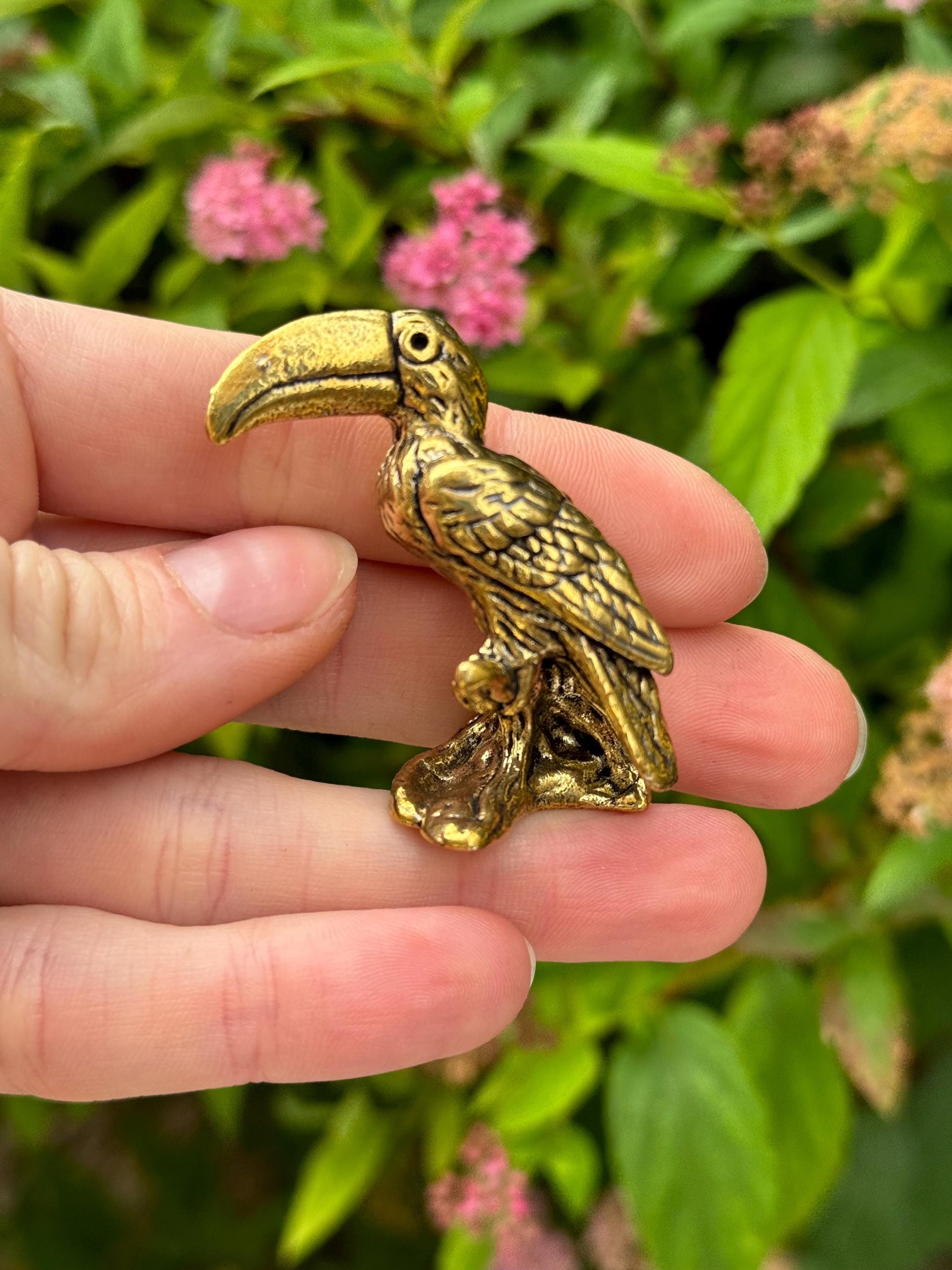 Solid Brass Toucan Statuette, Small tropical bird ornament, Cute toucan figurine