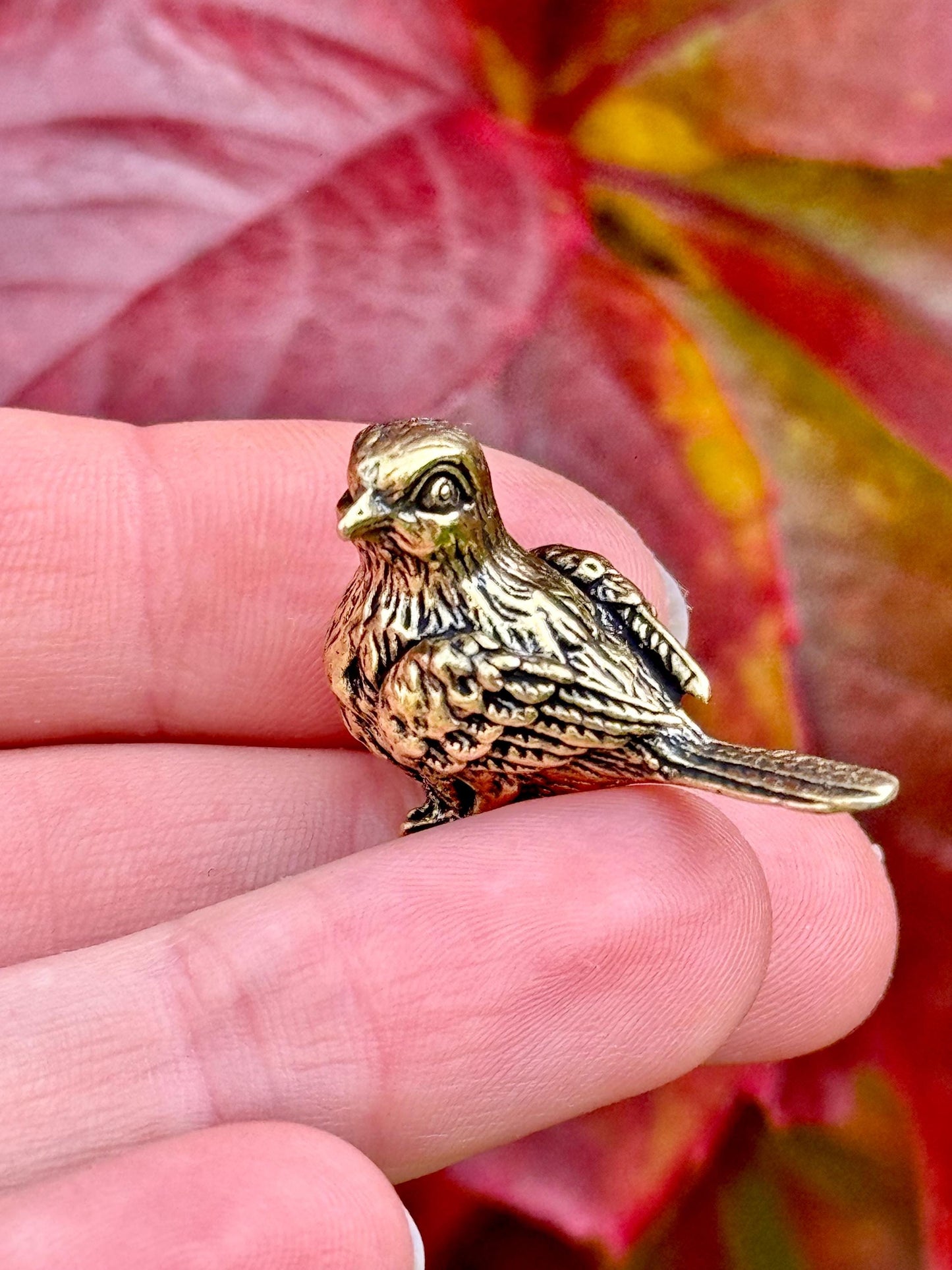 Tiny Solid Brass Bird Figurine – Lifelike Tit Bird Statue, Perfect Gift for Bird Lovers & Home Decor
