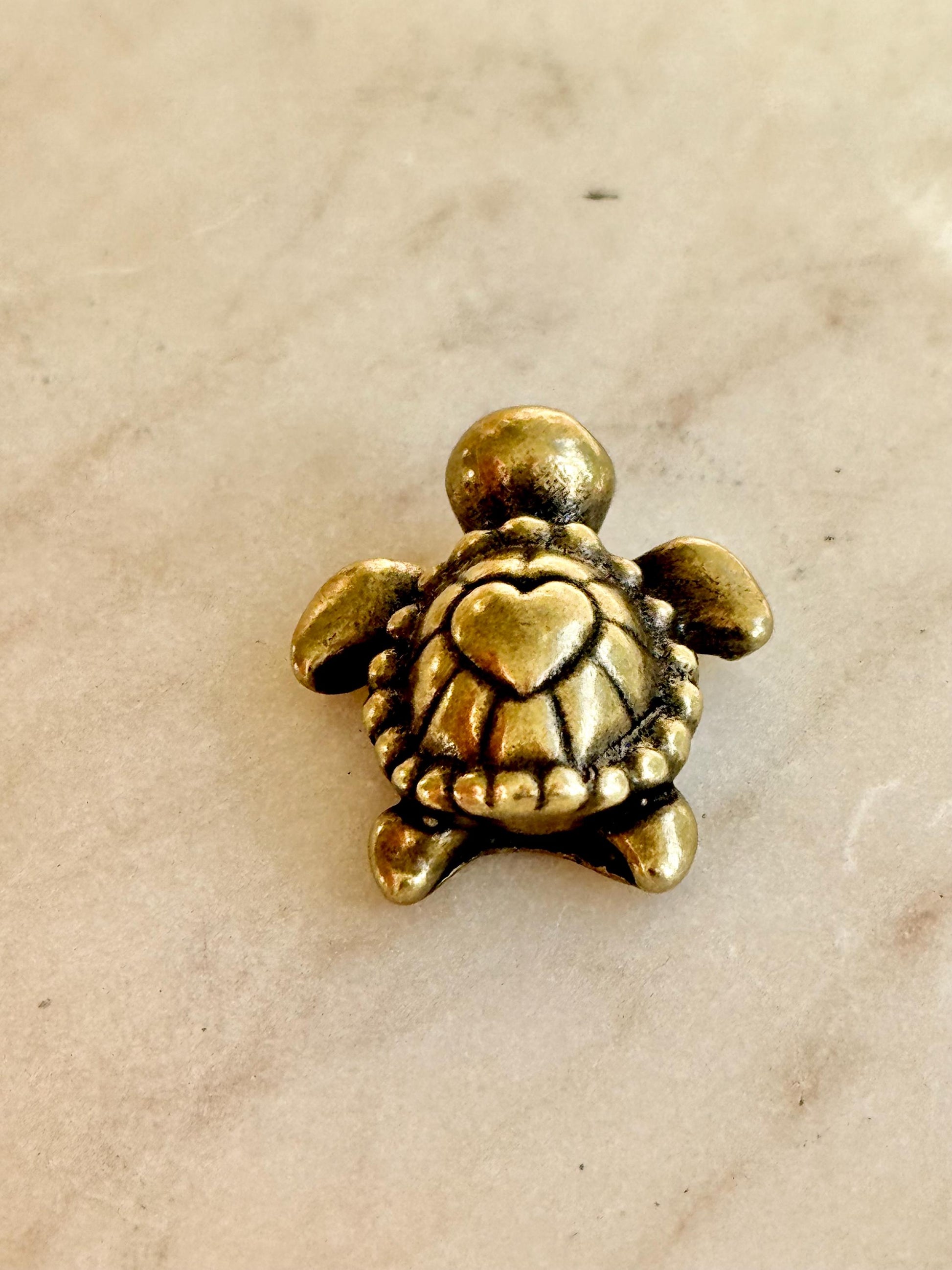 Tiny Love Turtle figurine, Fine solid brass ornament, Turtle with a heart ornament, adorable sea creature gift, tortoise metal ornament
