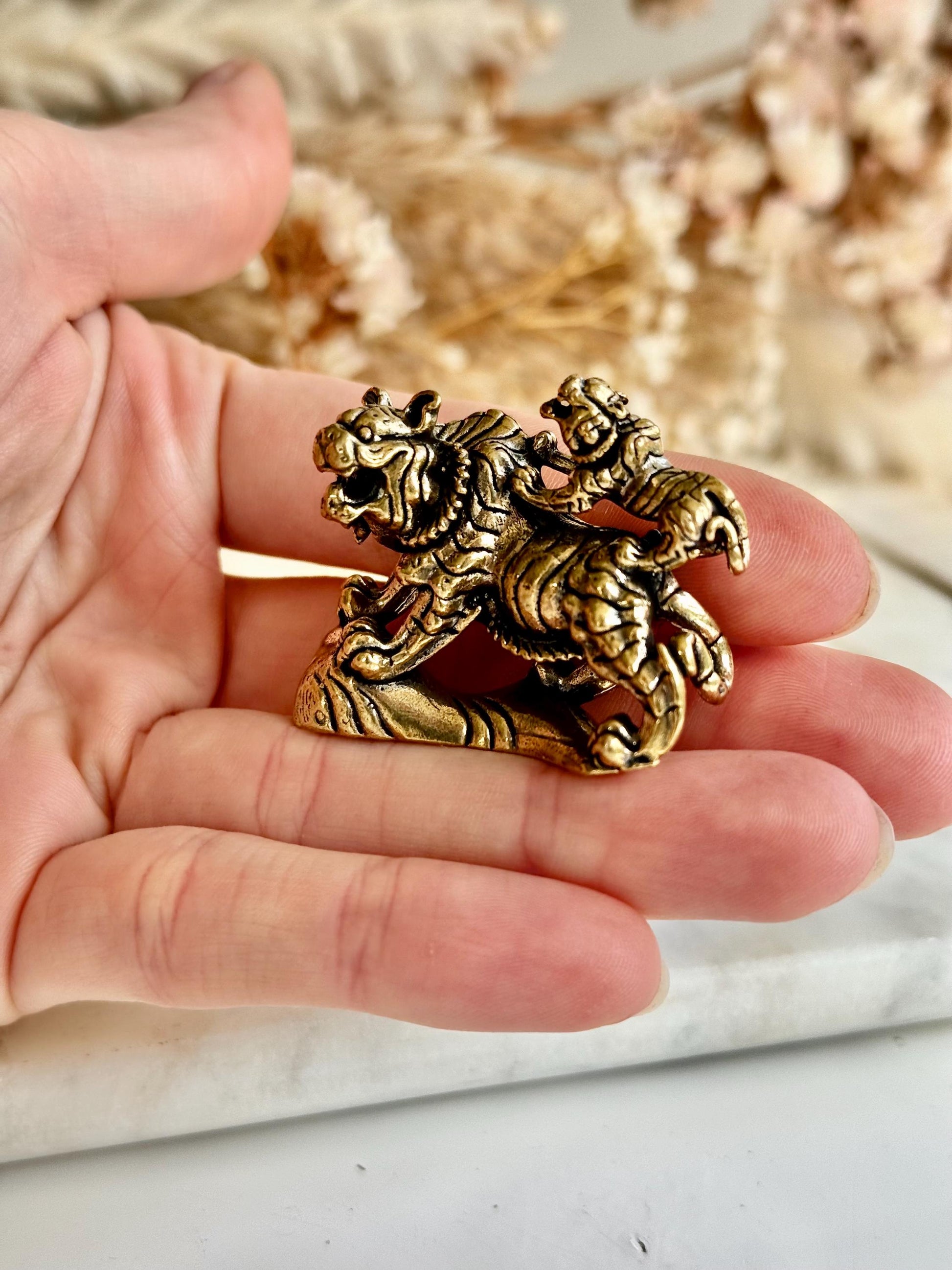 Solid brass Roaring tigers figurine, Japanese style Tiger, Baby and Parent tigers Figurine, Tiger family Metal miniature