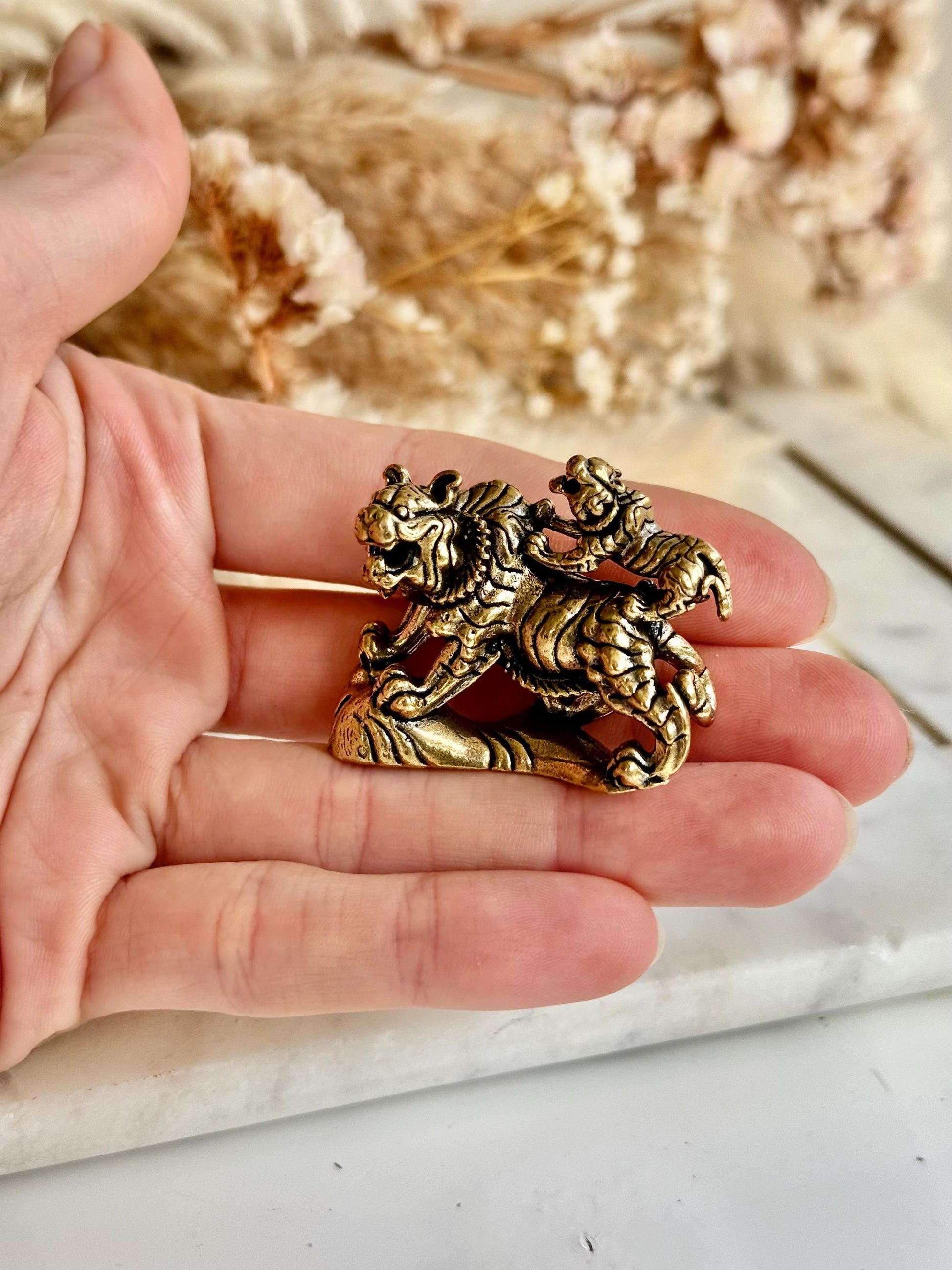 Solid brass Roaring tigers figurine, Japanese style Tiger, Baby and Parent tigers Figurine, Tiger family Metal miniature