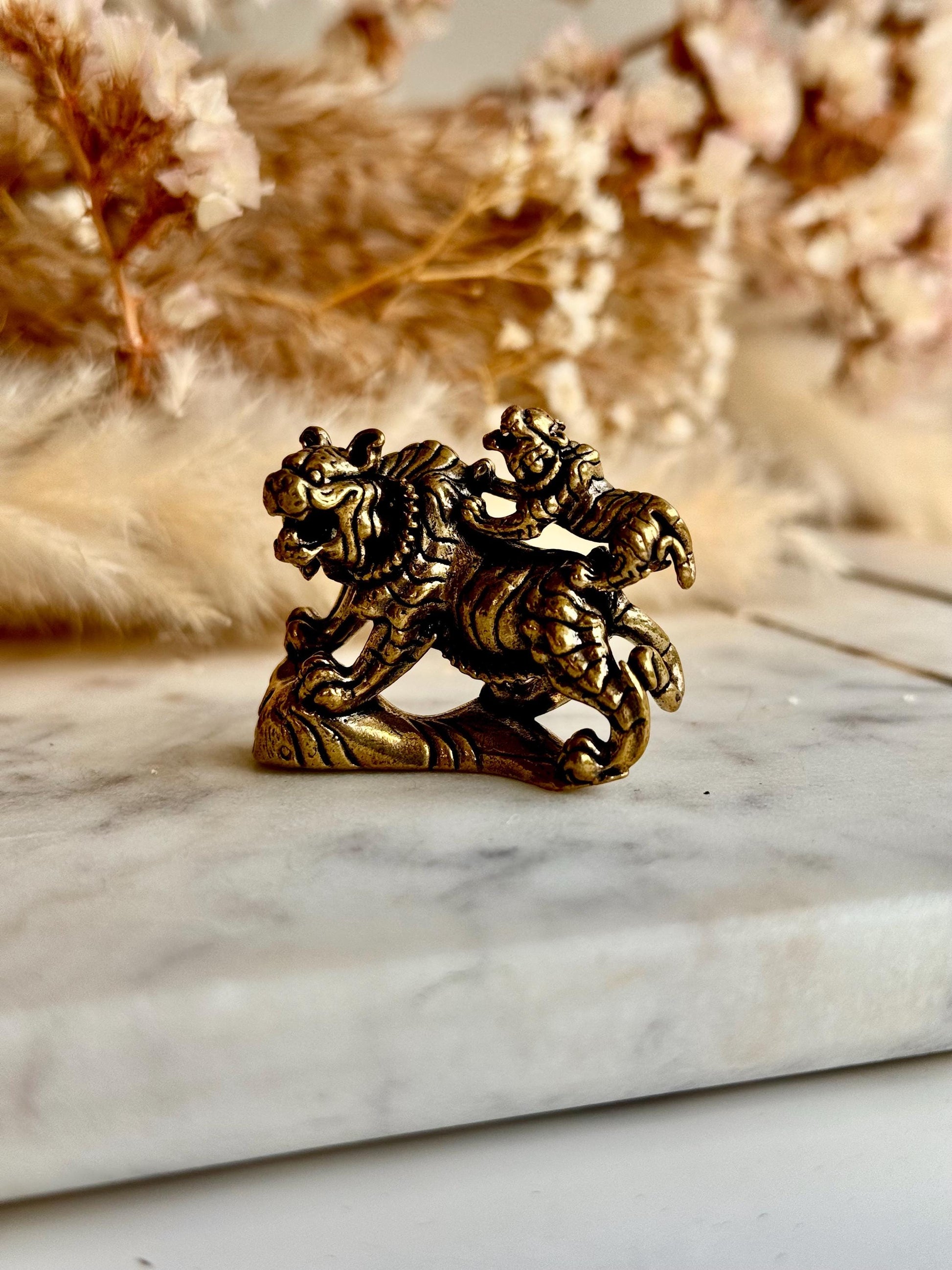 Solid brass Roaring tigers figurine, Japanese style Tiger, Baby and Parent tigers Figurine, Tiger family Metal miniature