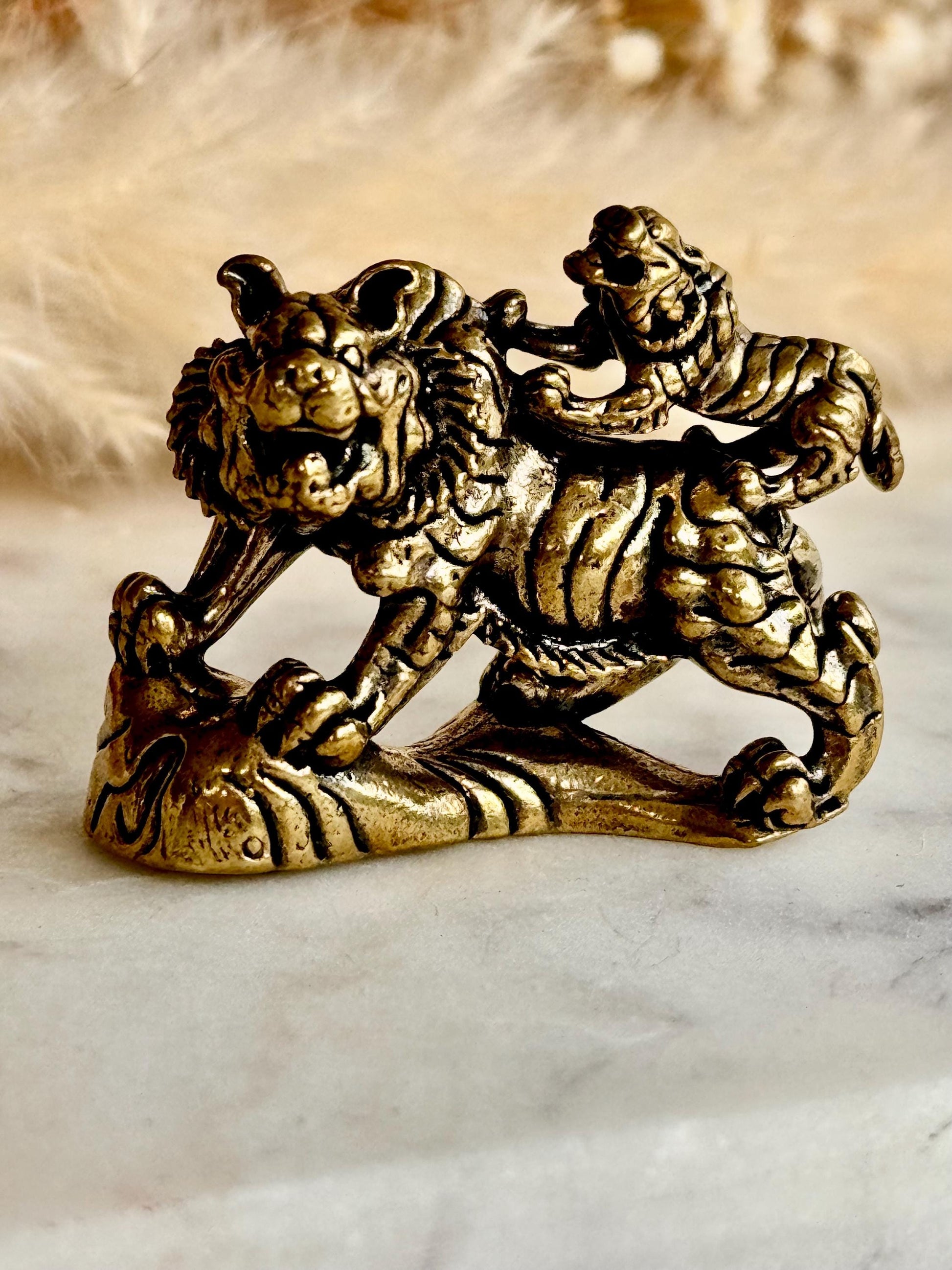 Solid brass Roaring tigers figurine, Japanese style Tiger, Baby and Parent tigers Figurine, Tiger family Metal miniature