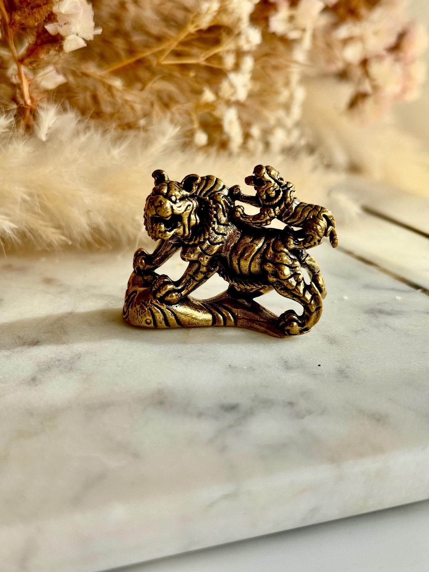 Solid brass Roaring tigers figurine, Japanese style Tiger, Baby and Parent tigers Figurine, Tiger family Metal miniature