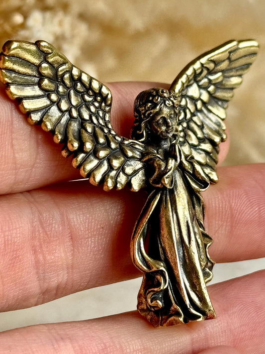 Solid brass Little Angel figurine, Guardian ornament, Brass figurine, vintage like sculpture, Meaningful gift, Christmas gift, praying angel