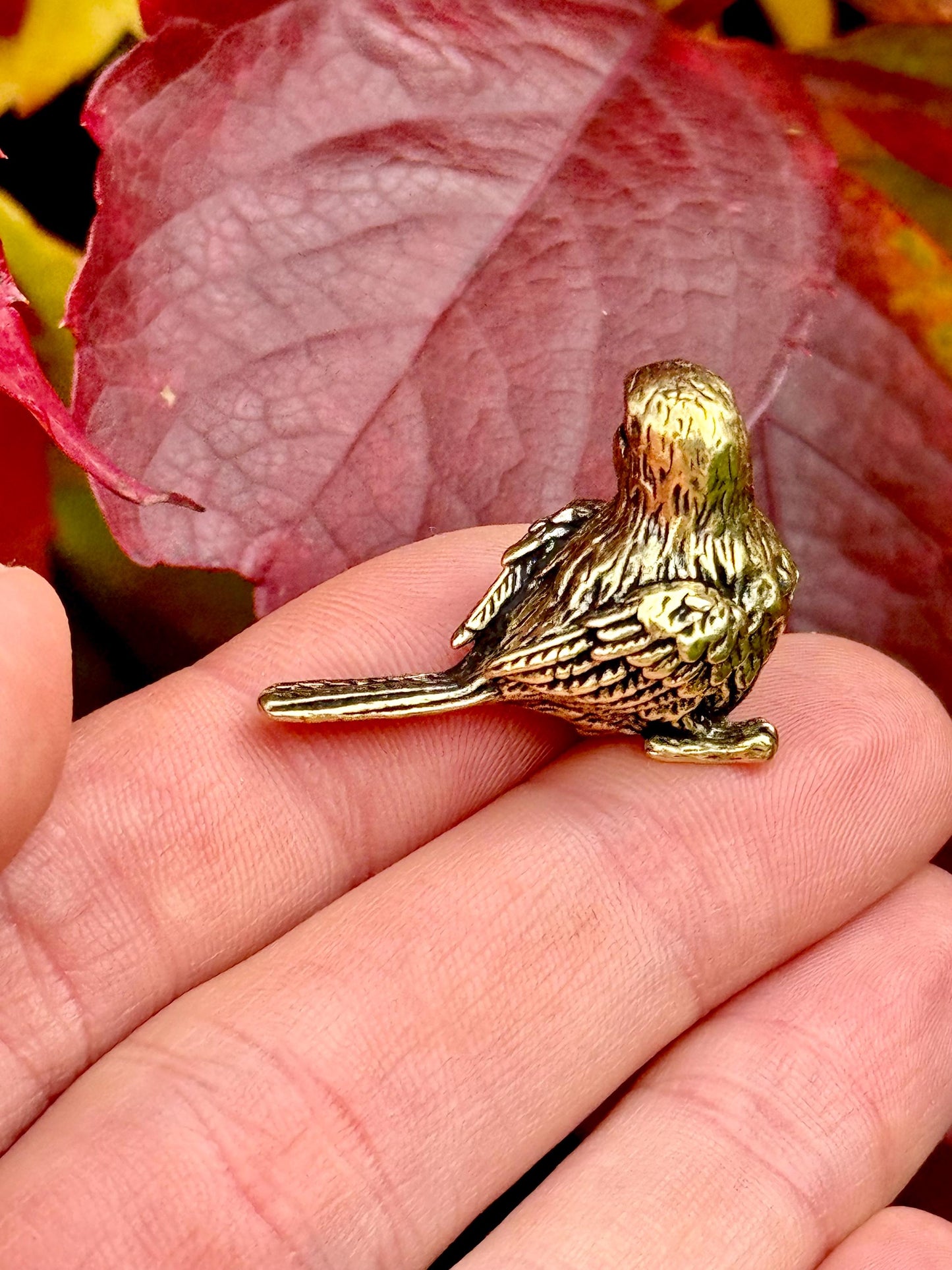 Tiny Solid Brass Bird Figurine – Lifelike Tit Bird Statue, Perfect Gift for Bird Lovers & Home Decor