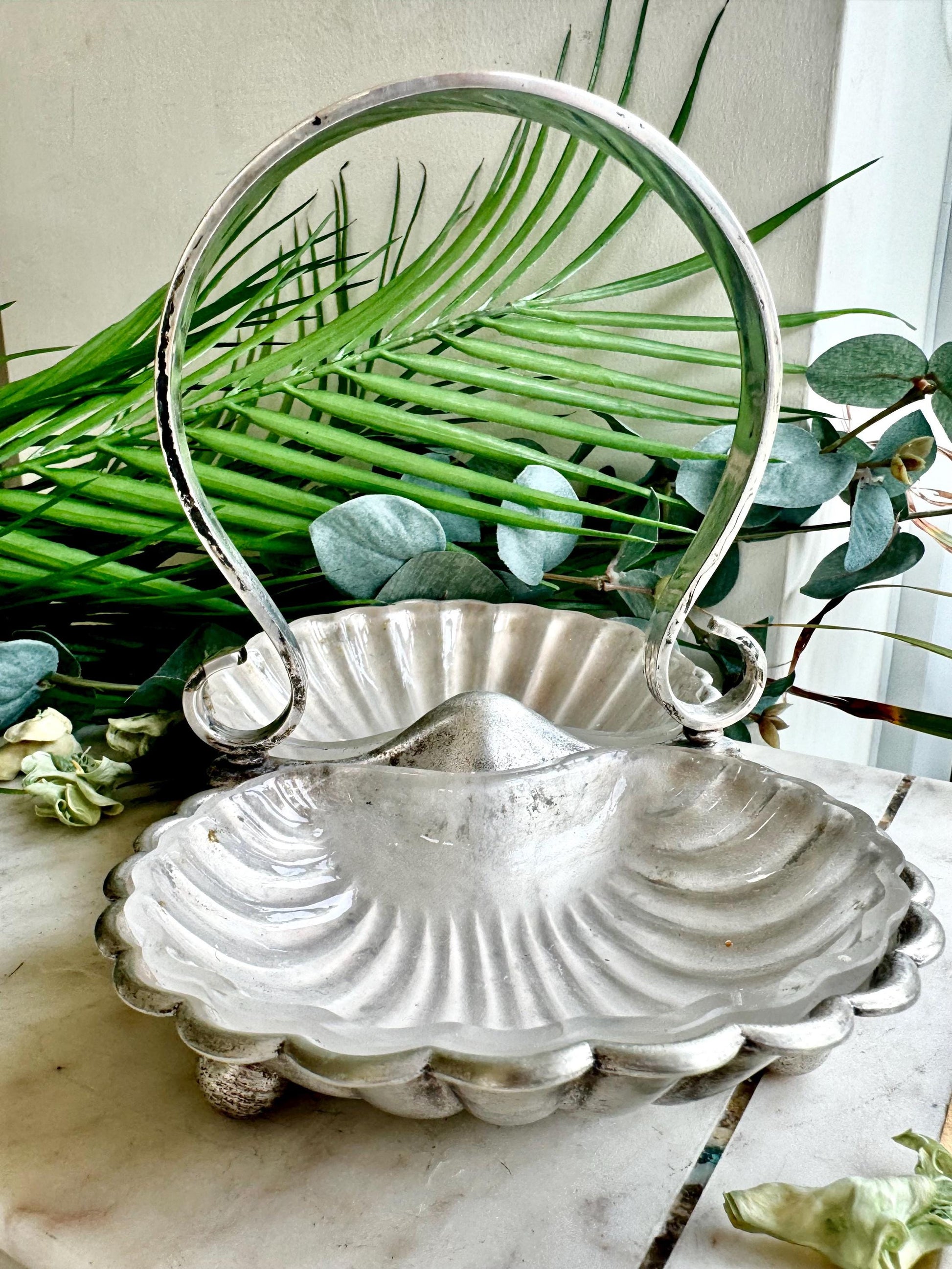 Antique Art Deco silver plate Butter shell Vintage Dish Clam Scallop Shell Bonbon Trinket Silver Plate Double Shell with a Handle