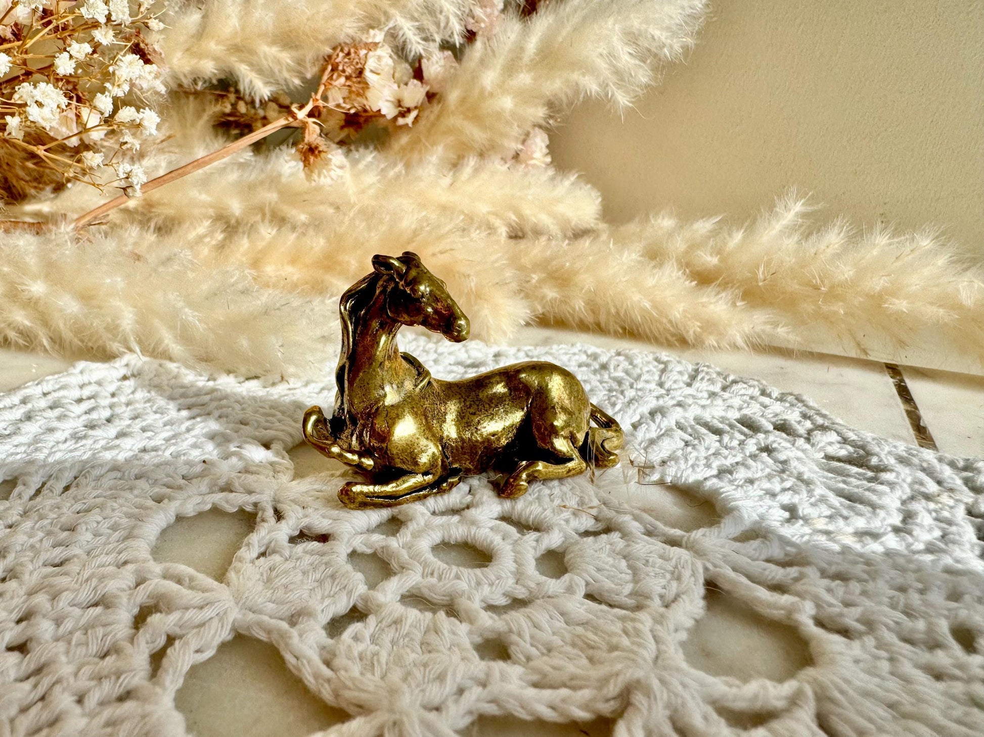 Unique style Solid Brass figurine Wild horse, Resting mustang, Stallion statue, Lifelike solid brass figurine, Desktop ornament