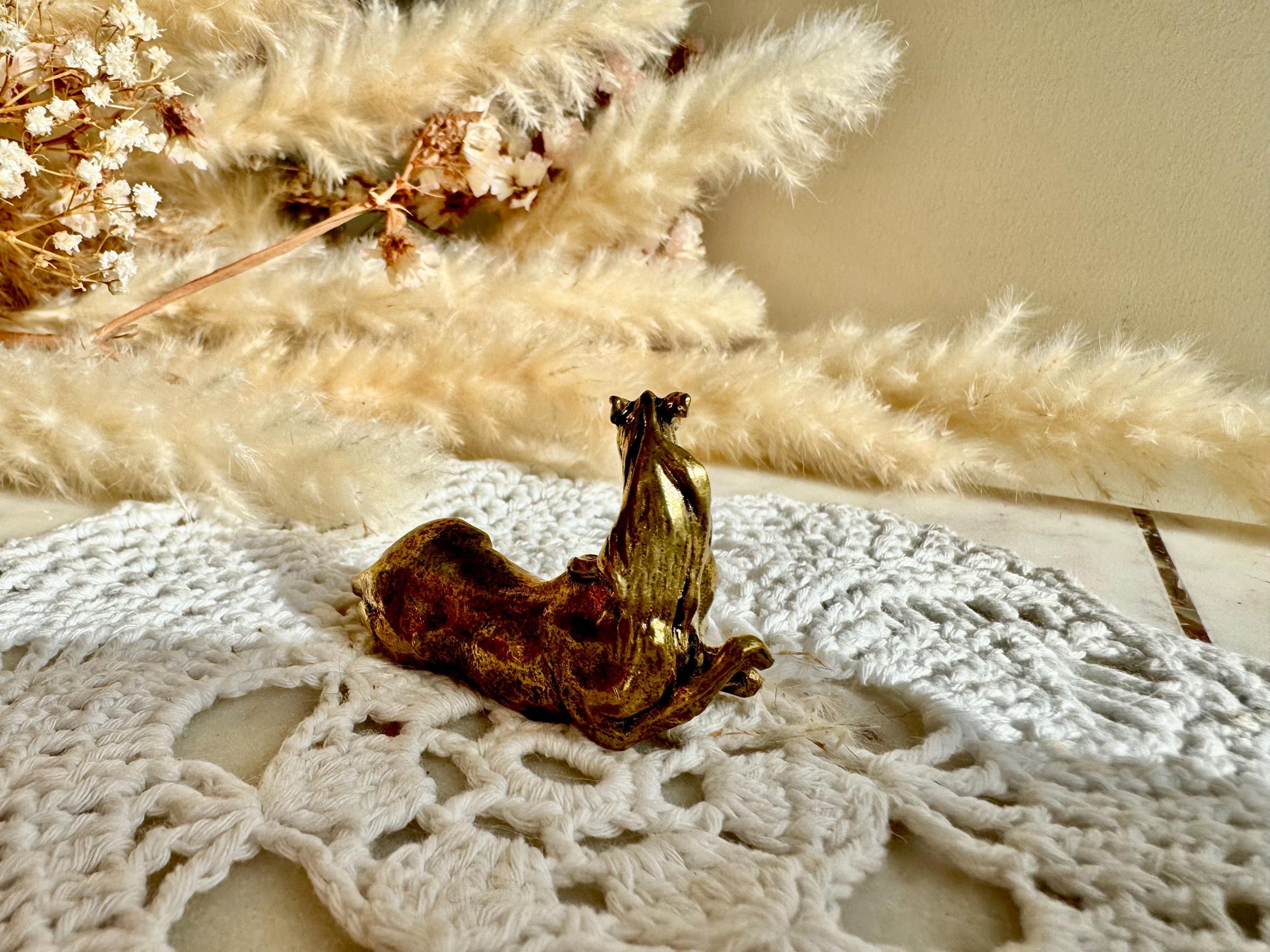 Unique style Solid Brass figurine Wild horse, Resting mustang, Stallion statue, Lifelike solid brass figurine, Desktop ornament