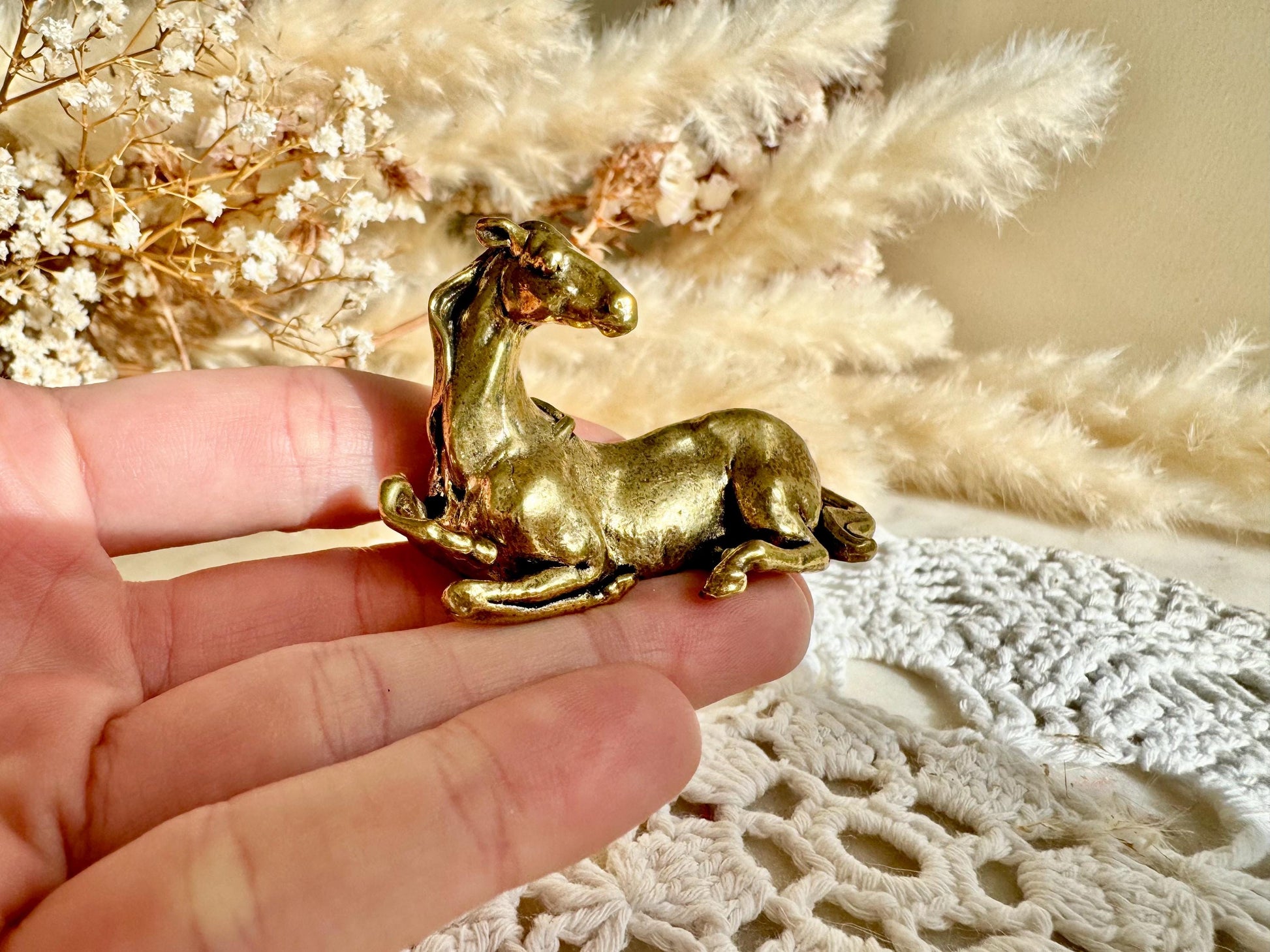 Unique style Solid Brass figurine Wild horse, Resting mustang, Stallion statue, Lifelike solid brass figurine, Desktop ornament