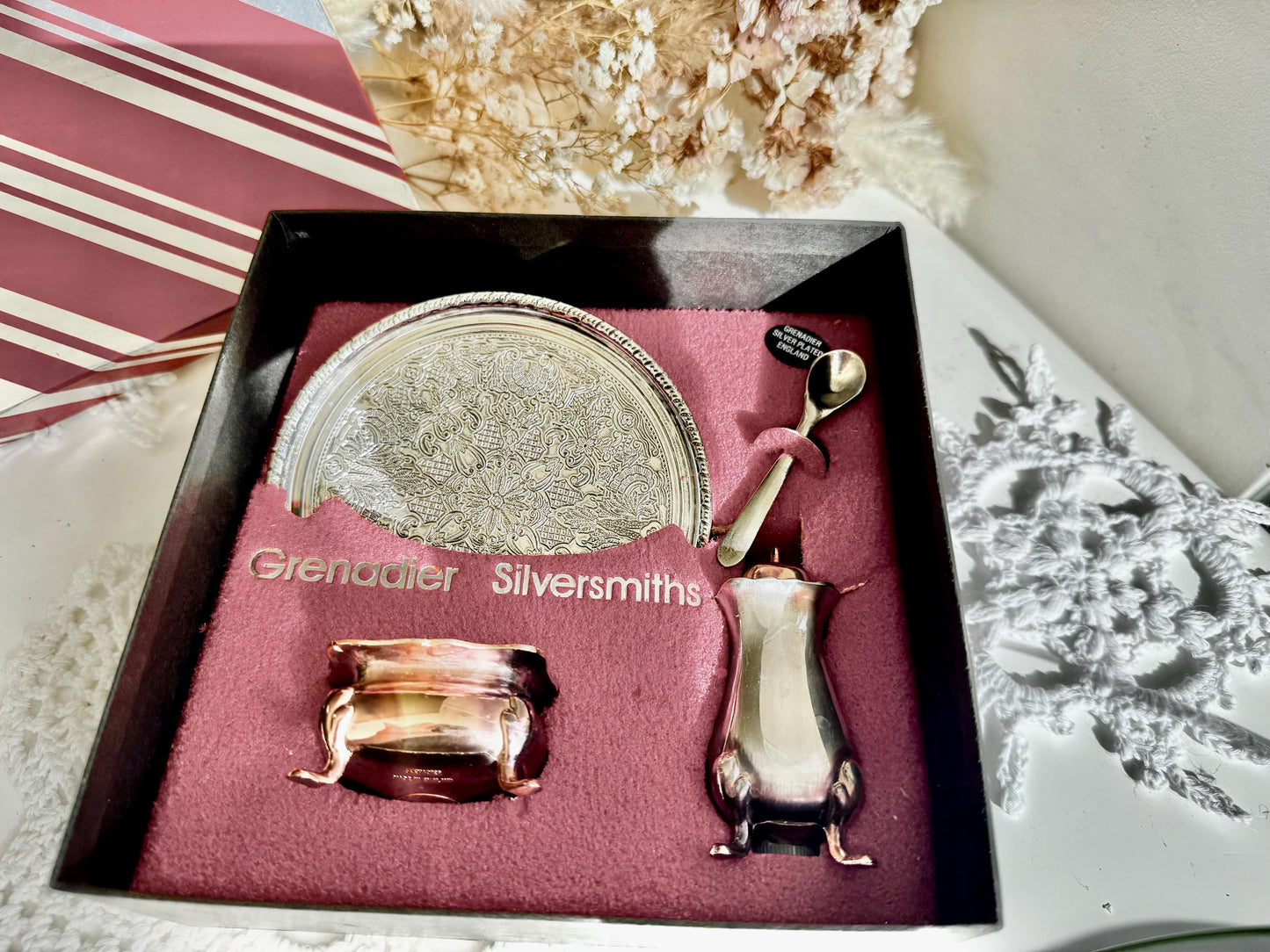 Vintage Grenadier Silversmiths 4 Piece Set plated salt and pepper shakers on a matching tray in original box, made in England