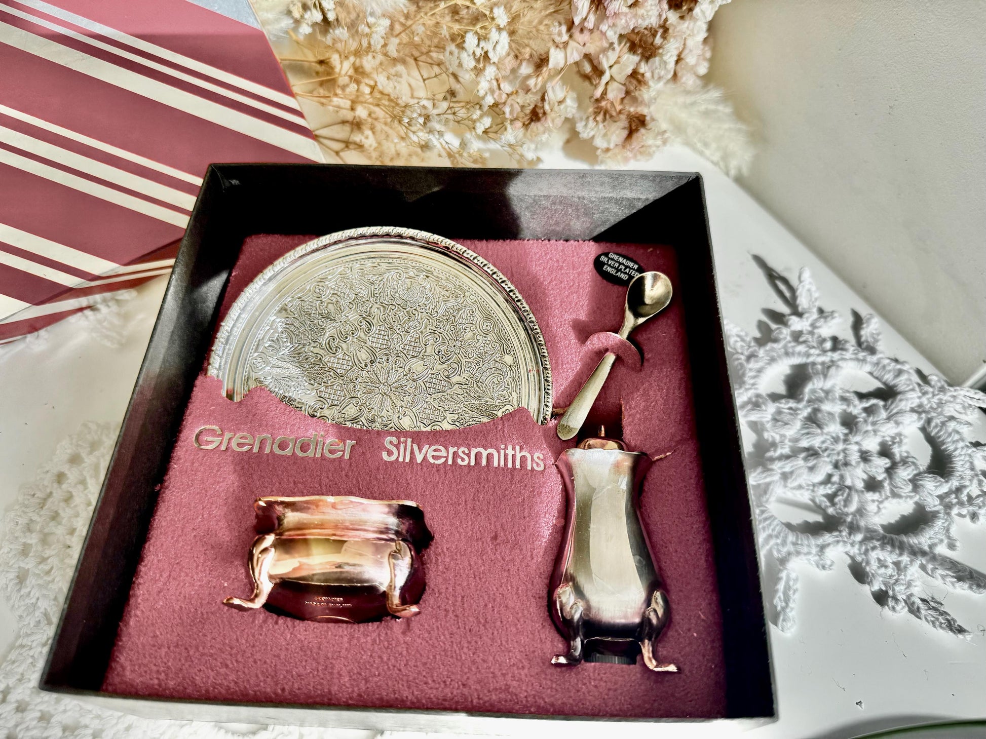 Vintage Grenadier Silversmiths 4 Piece Set plated salt and pepper shakers on a matching tray in original box, made in England