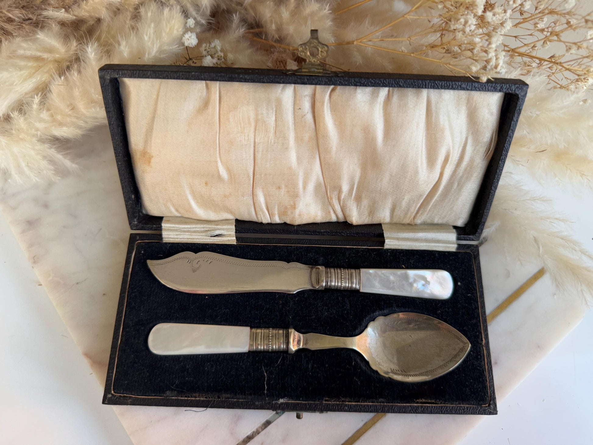Antique English Silver plated EPNS and Mother of Pearl Boxed Breakfast Set: Jam Spoon, Butter Knife in original box