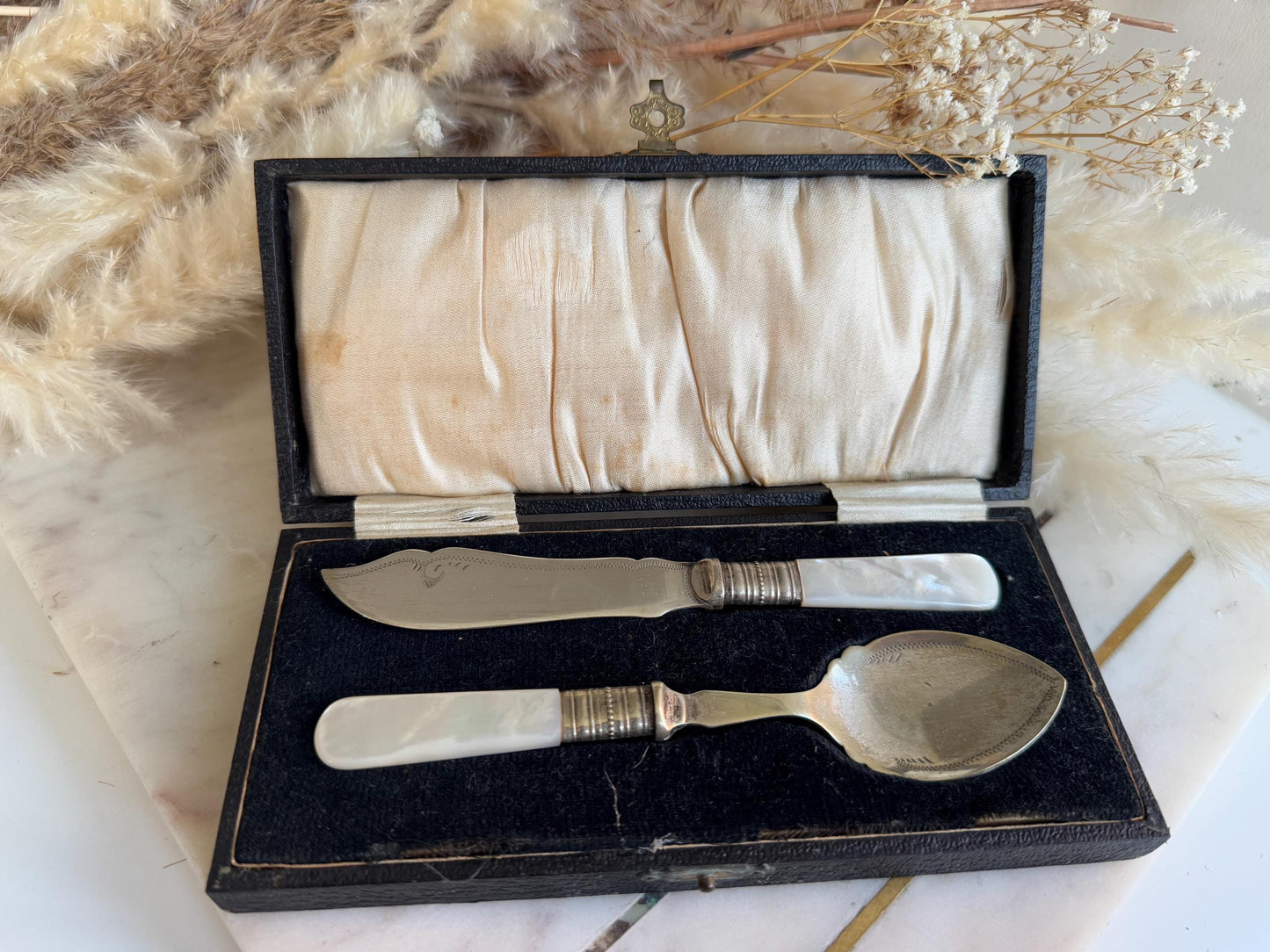 Antique English Silver plated EPNS and Mother of Pearl Boxed Breakfast Set: Jam Spoon, Butter Knife in original box