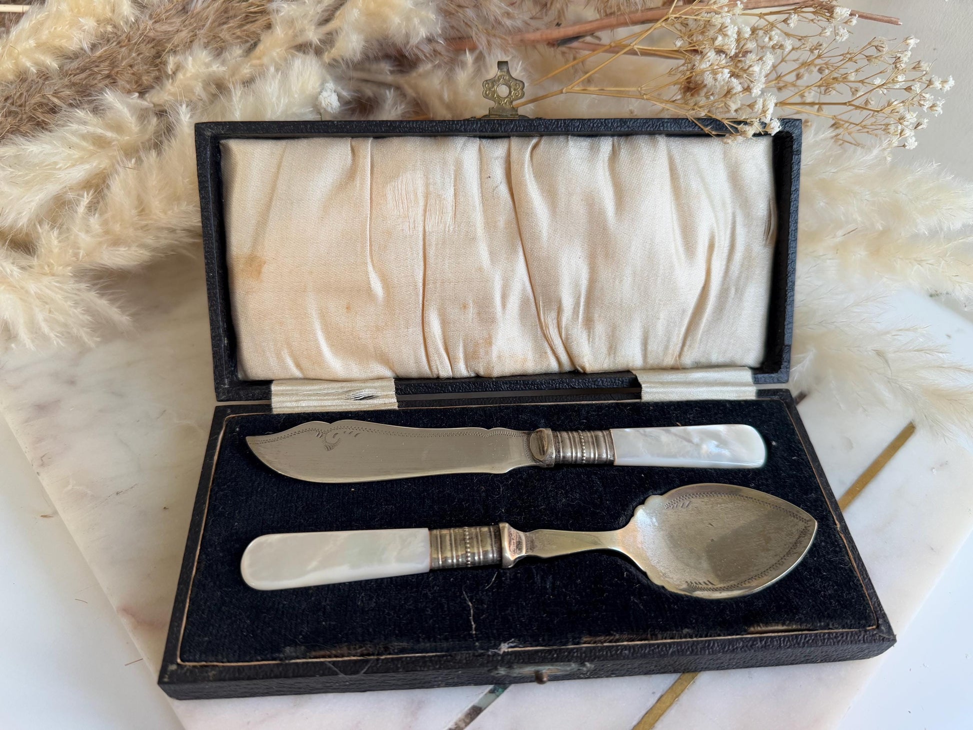 Antique English Silver plated EPNS and Mother of Pearl Boxed Breakfast Set: Jam Spoon, Butter Knife in original box