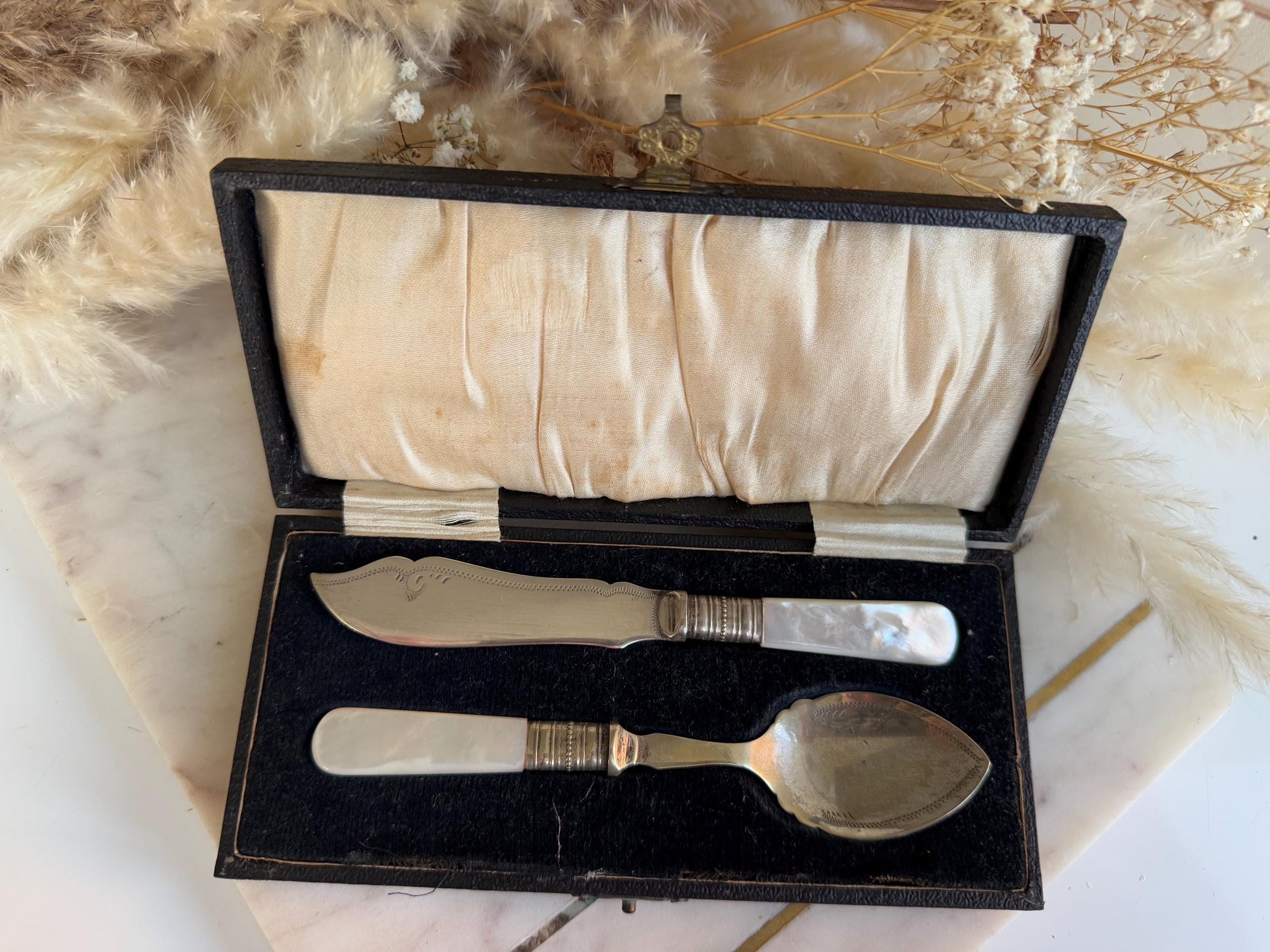 Antique English Silver plated EPNS and Mother of Pearl Boxed Breakfast Set: Jam Spoon, Butter Knife in original box