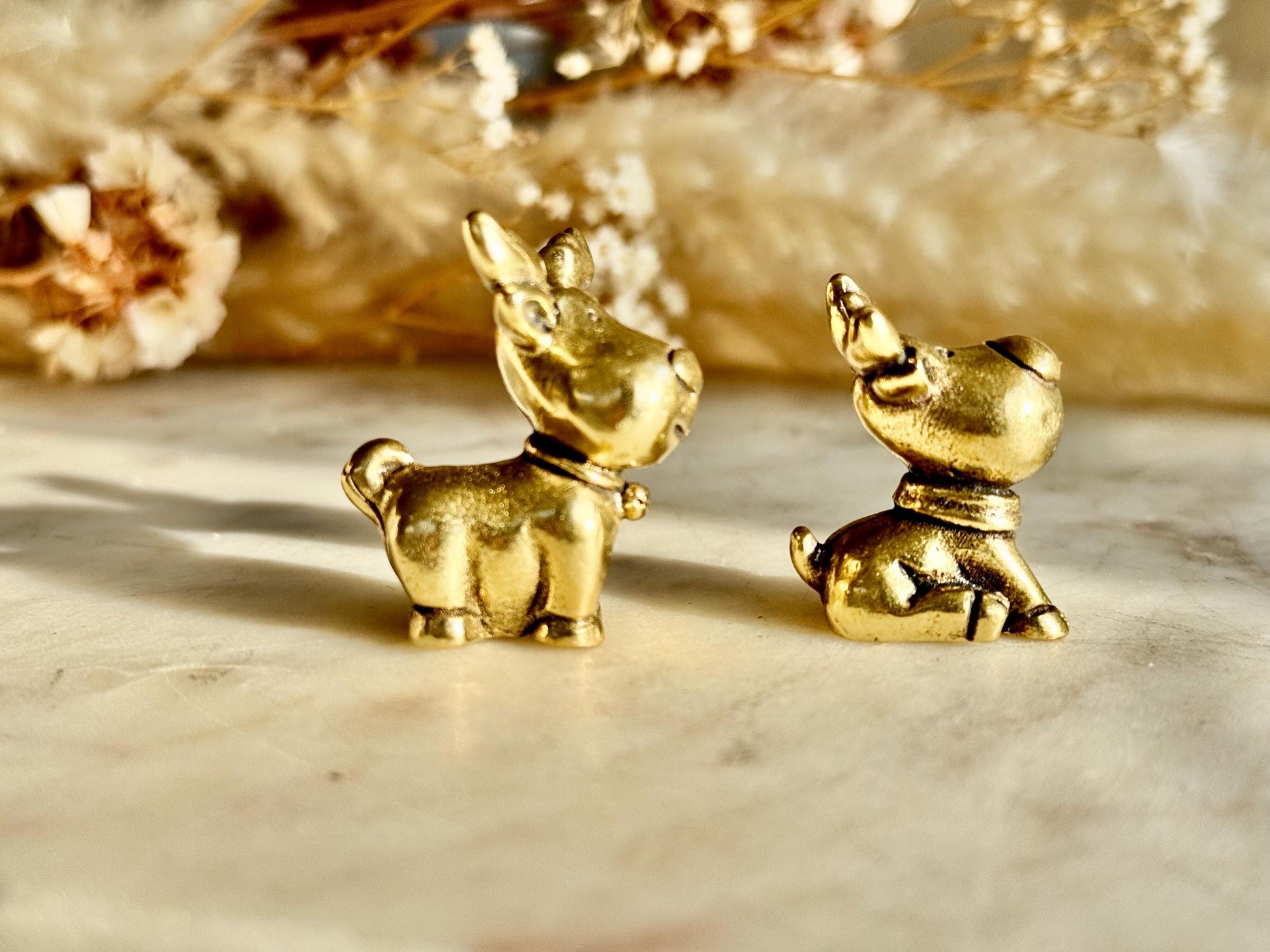 Solid Brass Reindeer Figurines – Delightful Christmas Decorations and Ideal Gift for Adding a Touch of Holiday Spirit